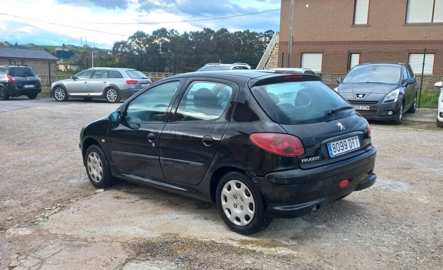 PEUGEOT 206 1.4 HDI XLine