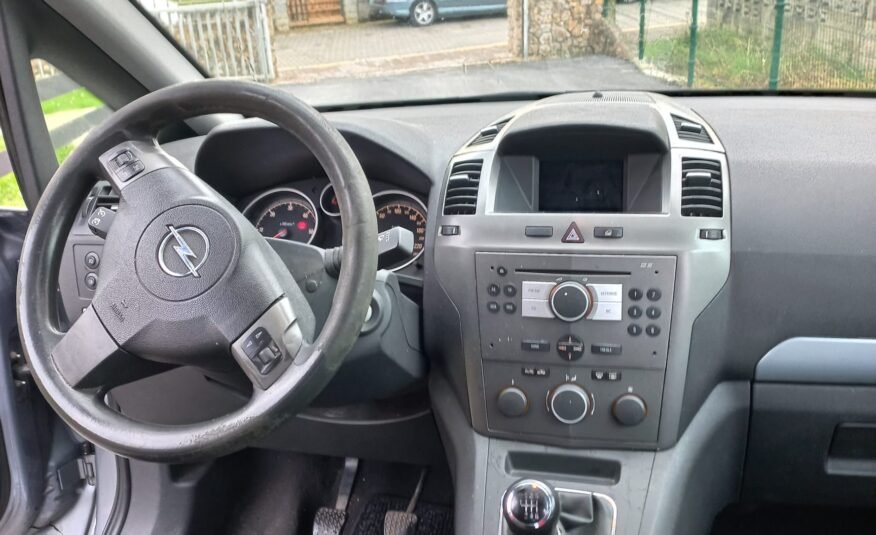 OPEL Zafira Essentia 1.9 CDTi