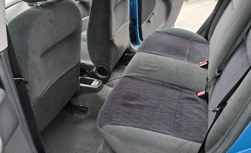 FORD FOCUS 1.8 TDi AMBIENTE