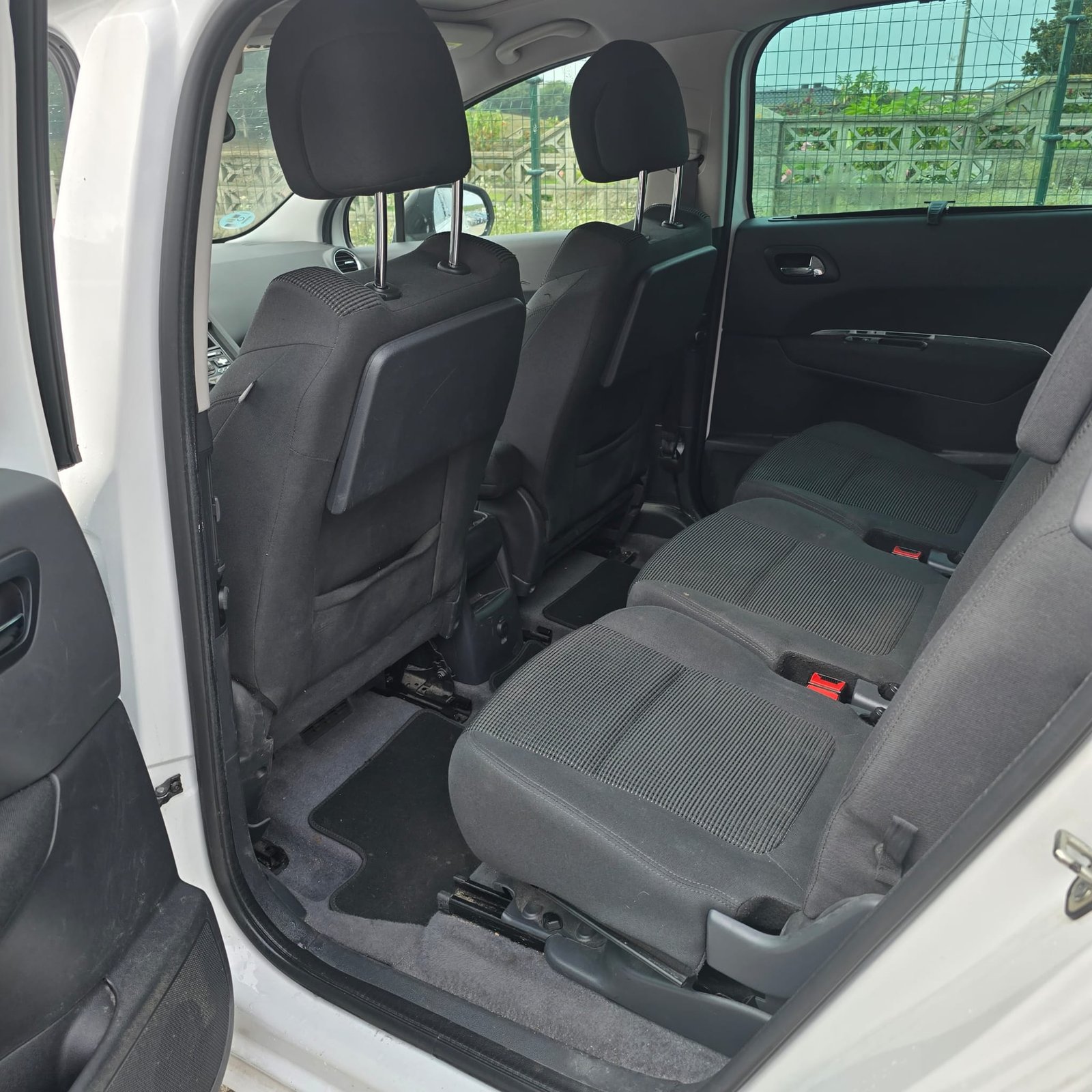 PEUGEOT 5008 1.6 THP ALLURE 16V