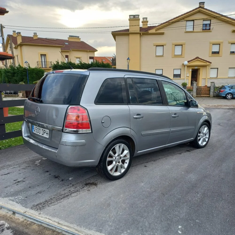 OPEL Zafira Essentia 1.9 CDTi