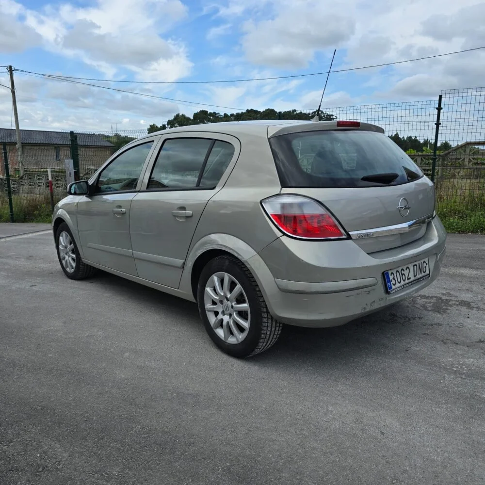 OPEL Astra 1.7 CDTi 16v Club