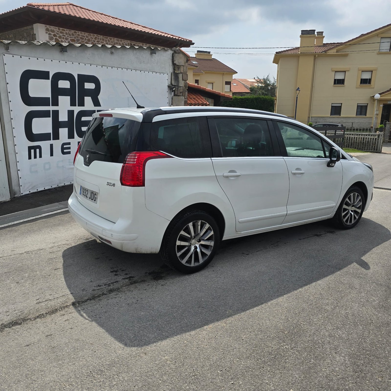PEUGEOT 5008 1.6 THP ALLURE 16V