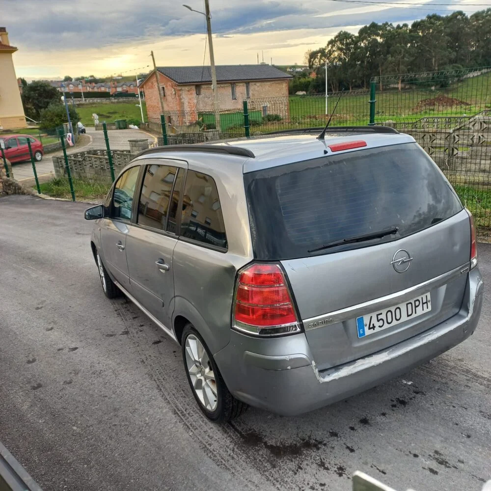 OPEL Zafira Essentia 1.9 CDTi