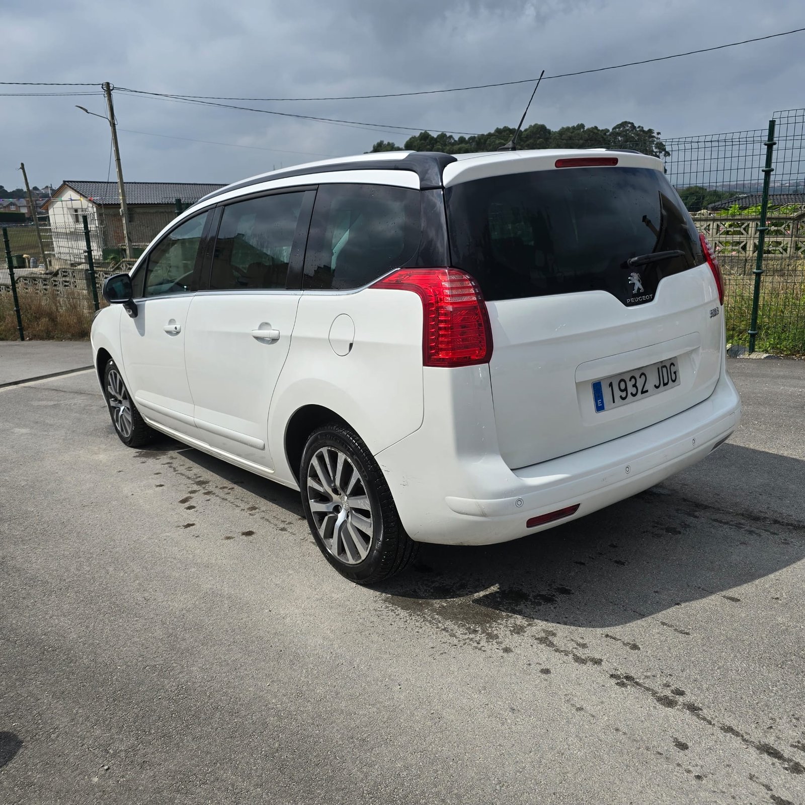 PEUGEOT 5008 1.6 THP ALLURE 16V