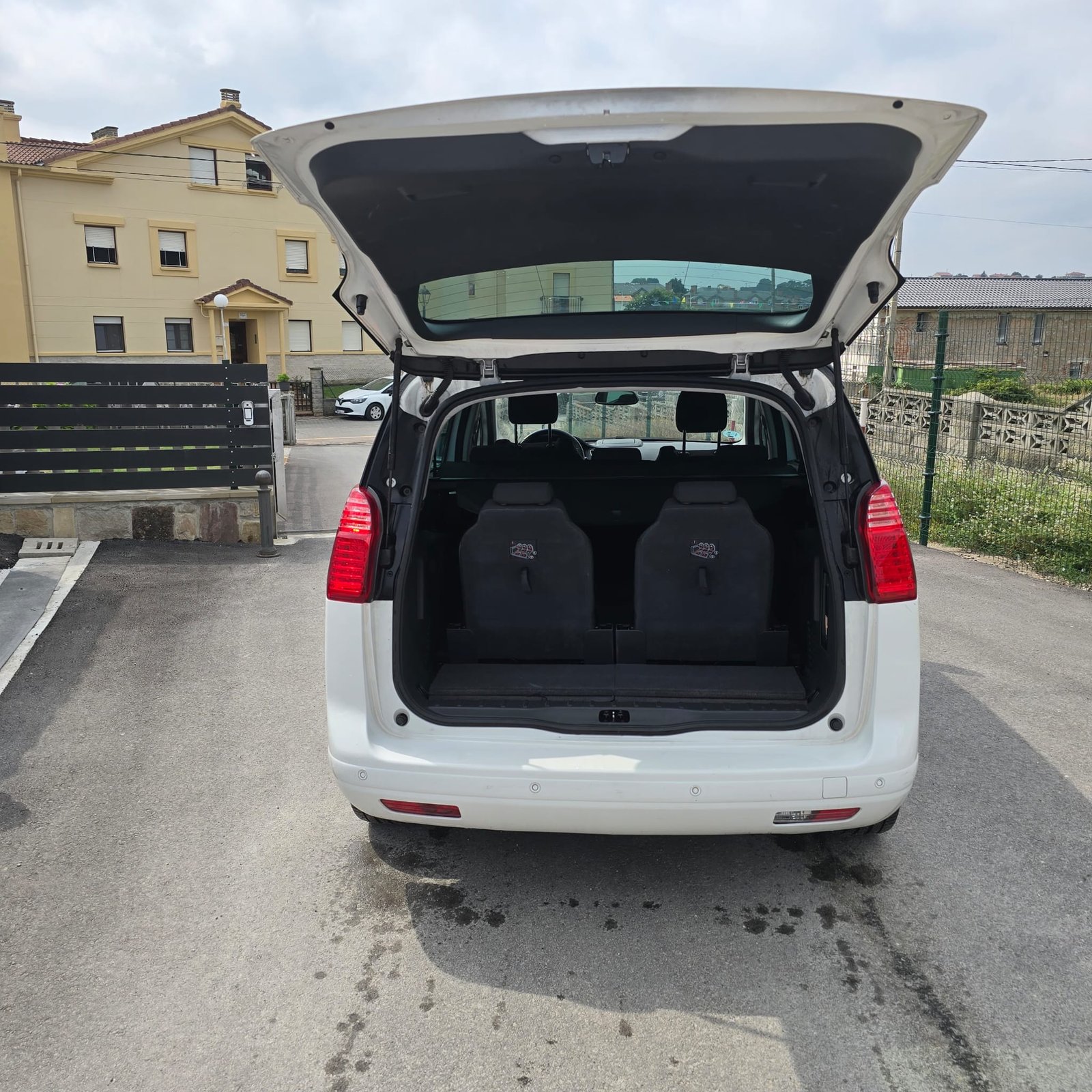 PEUGEOT 5008 1.6 THP ALLURE 16V