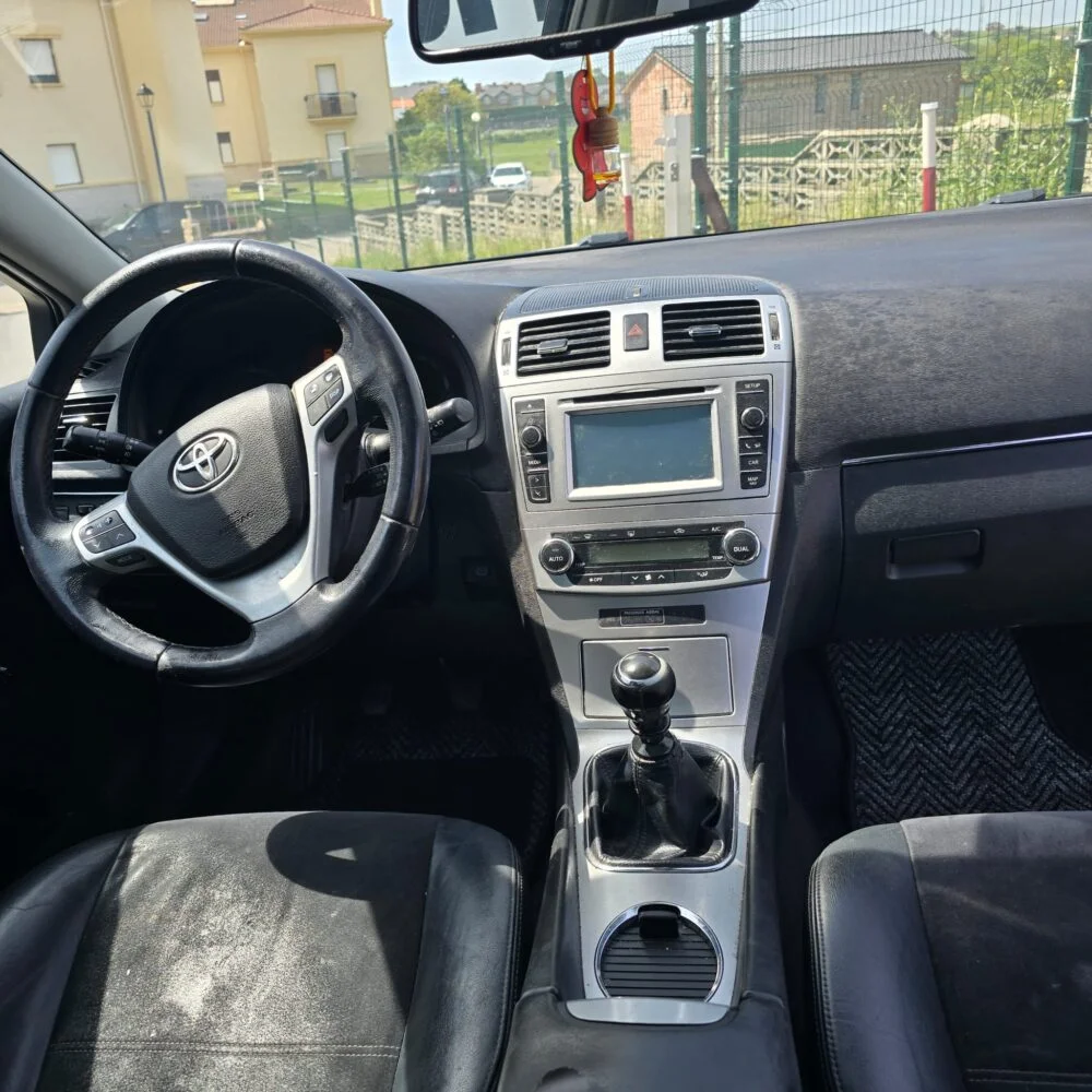 TOYOTA AVENSIS CONFORT 120D CROSS SPORT