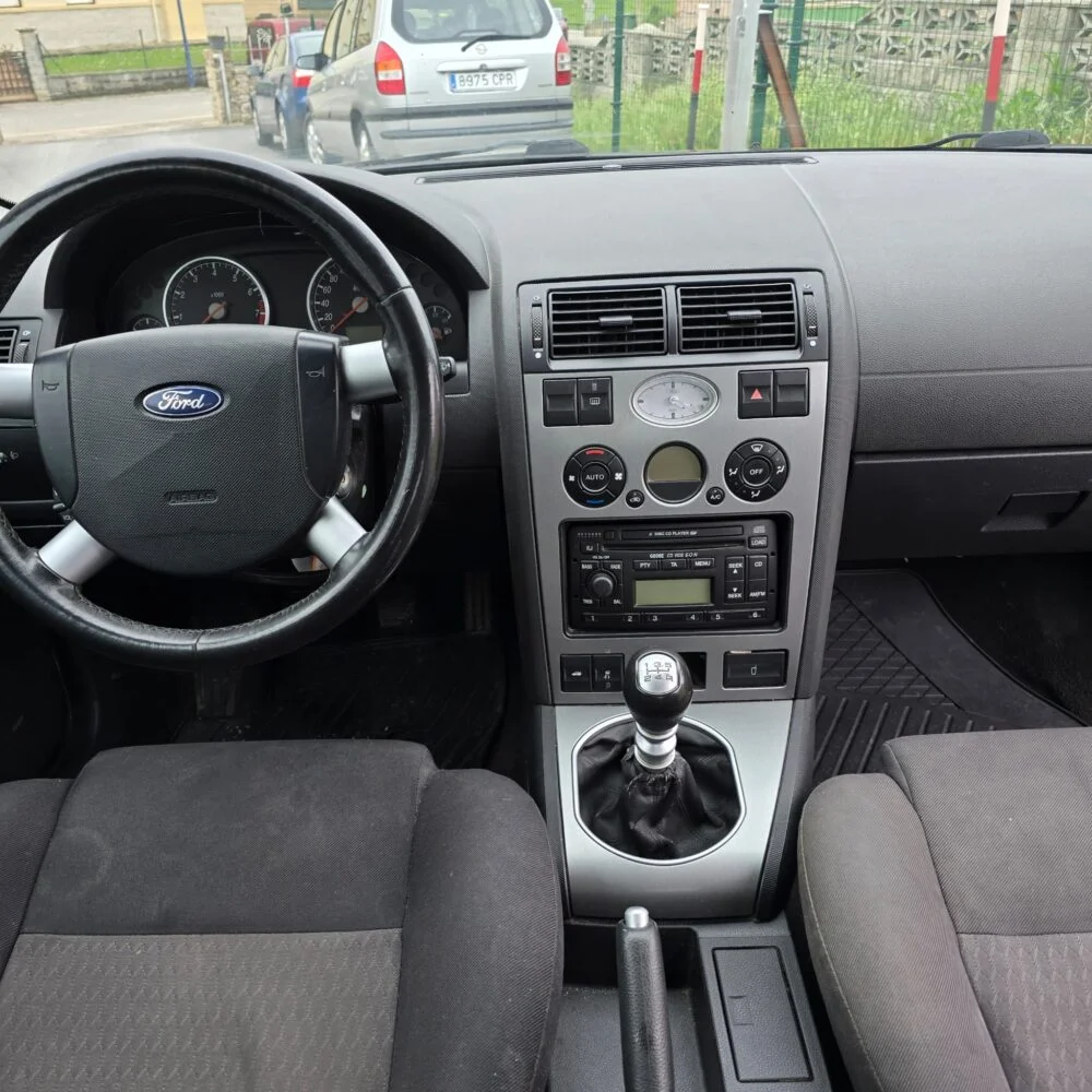 FORD MONDEO 1.8i Trend