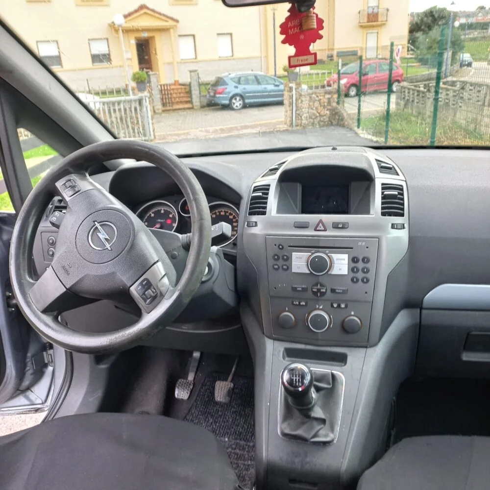 OPEL Zafira Essentia 1.9 CDTi
