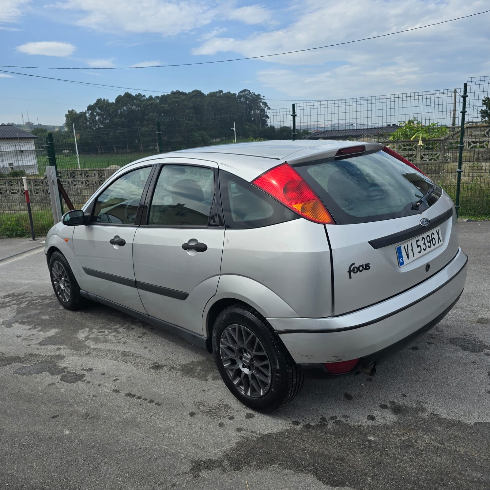 FORD FOCUS 1.6i GHIA