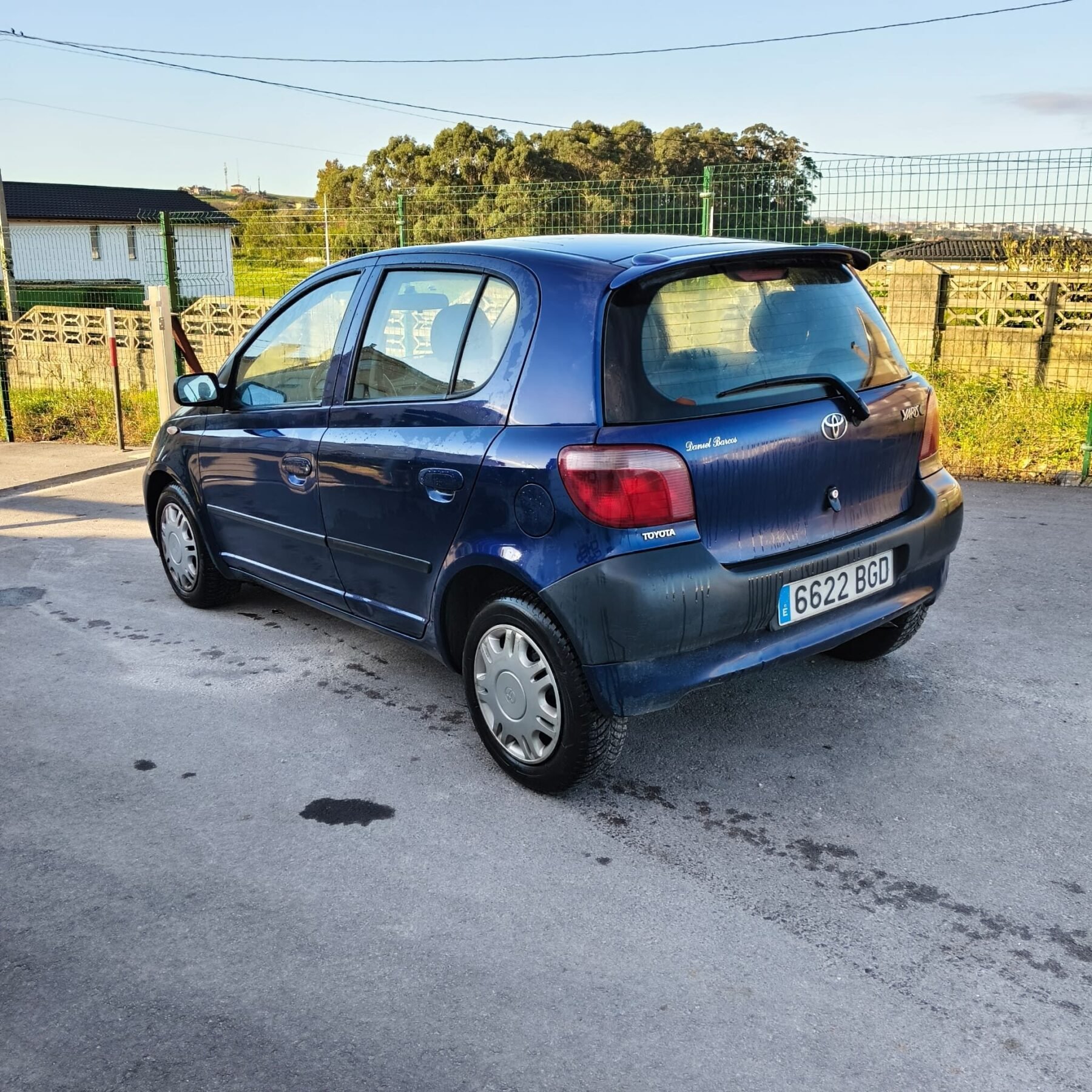 TOYOTA YARIS 1.0 LINEA TIERRA