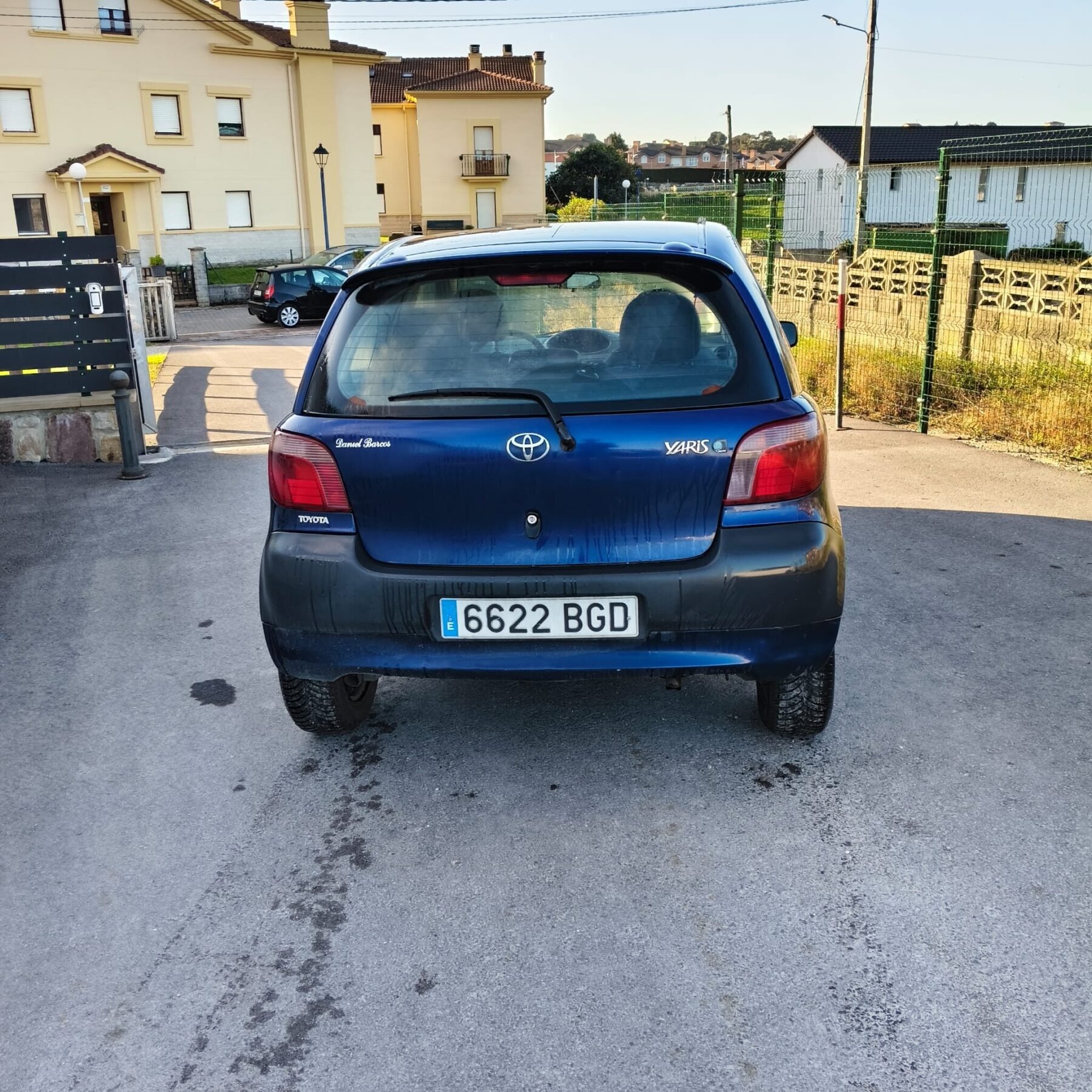 TOYOTA YARIS 1.0 LINEA TIERRA