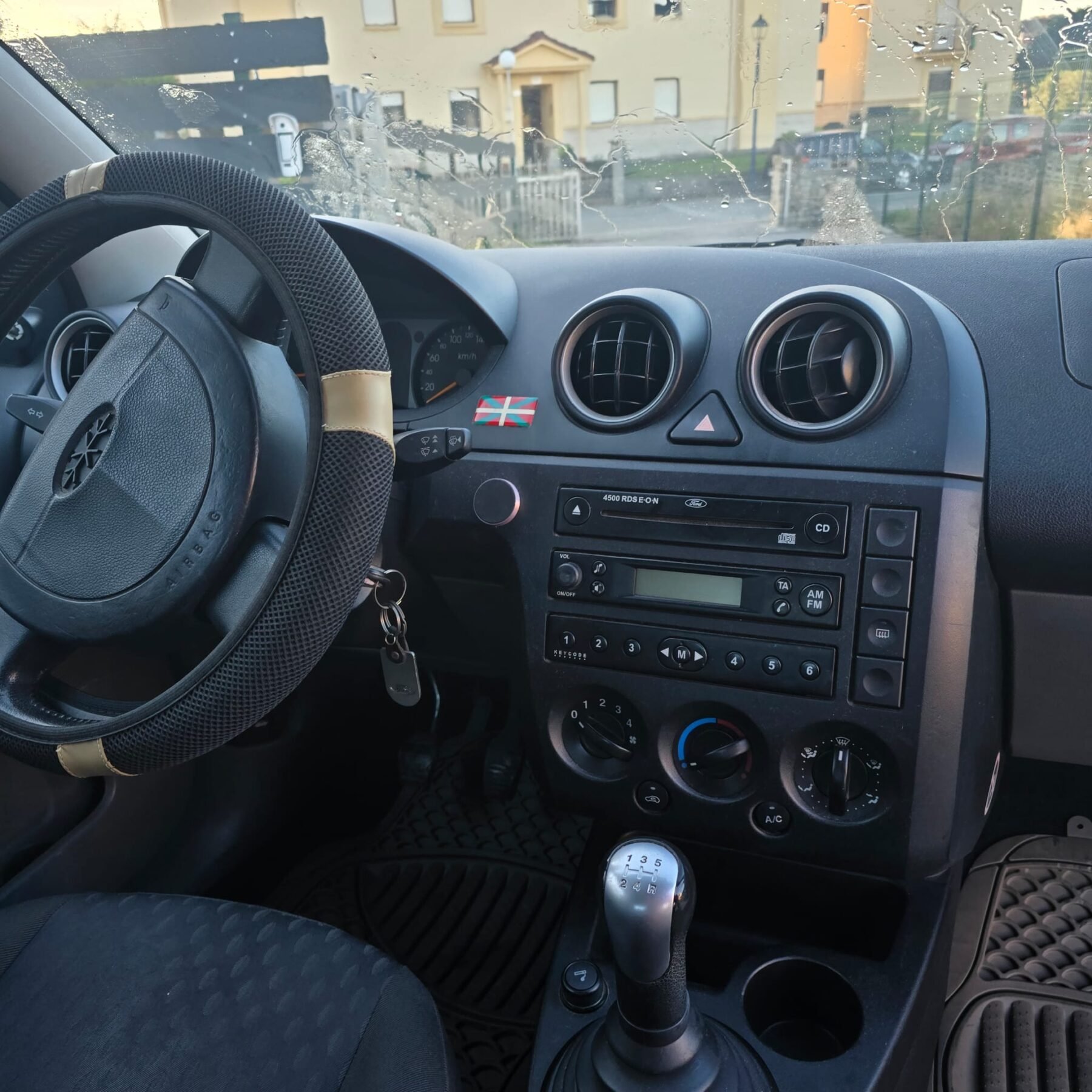 FORD FIESTA 1.4i 16V