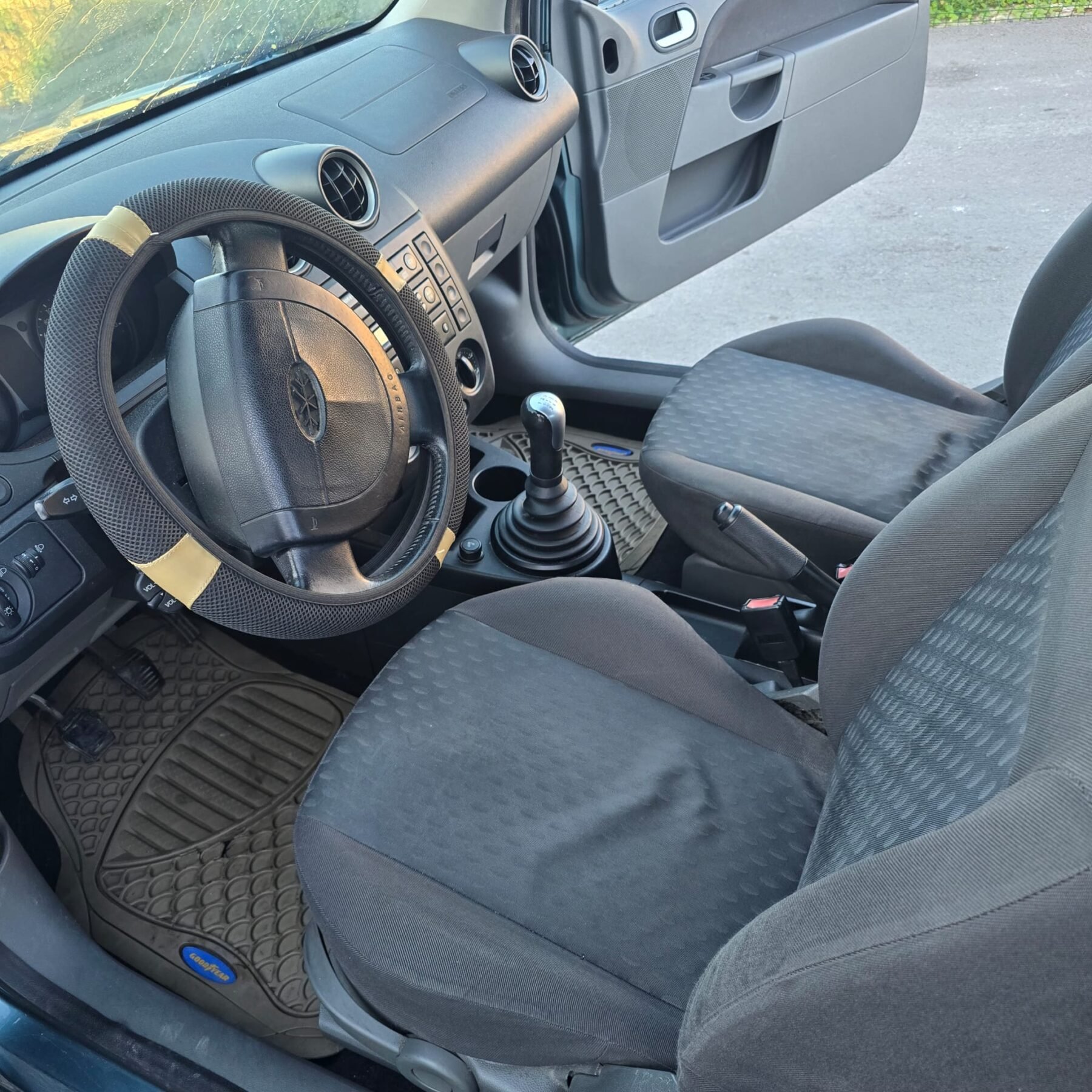 FORD FIESTA 1.4i 16V
