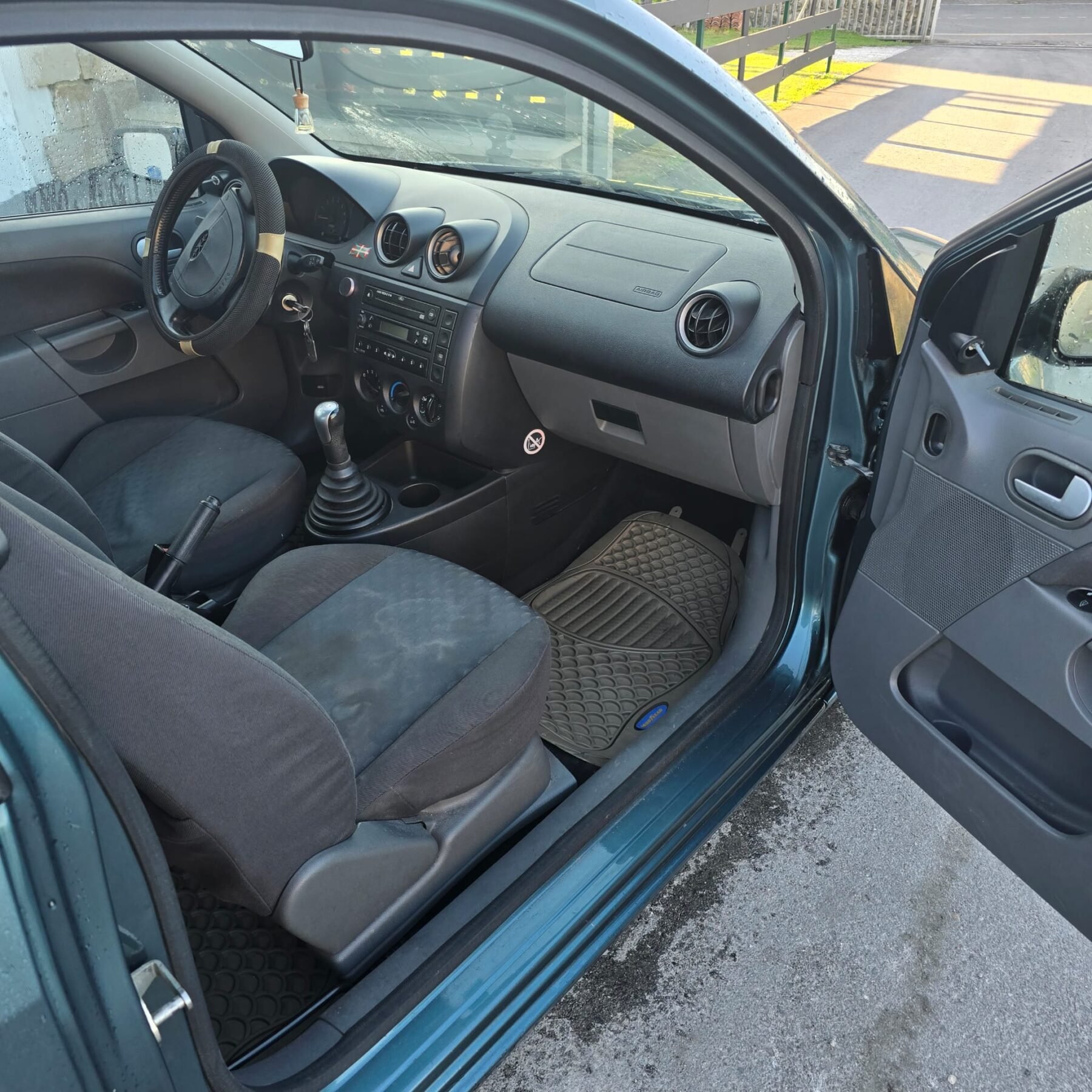 FORD FIESTA 1.4i 16V
