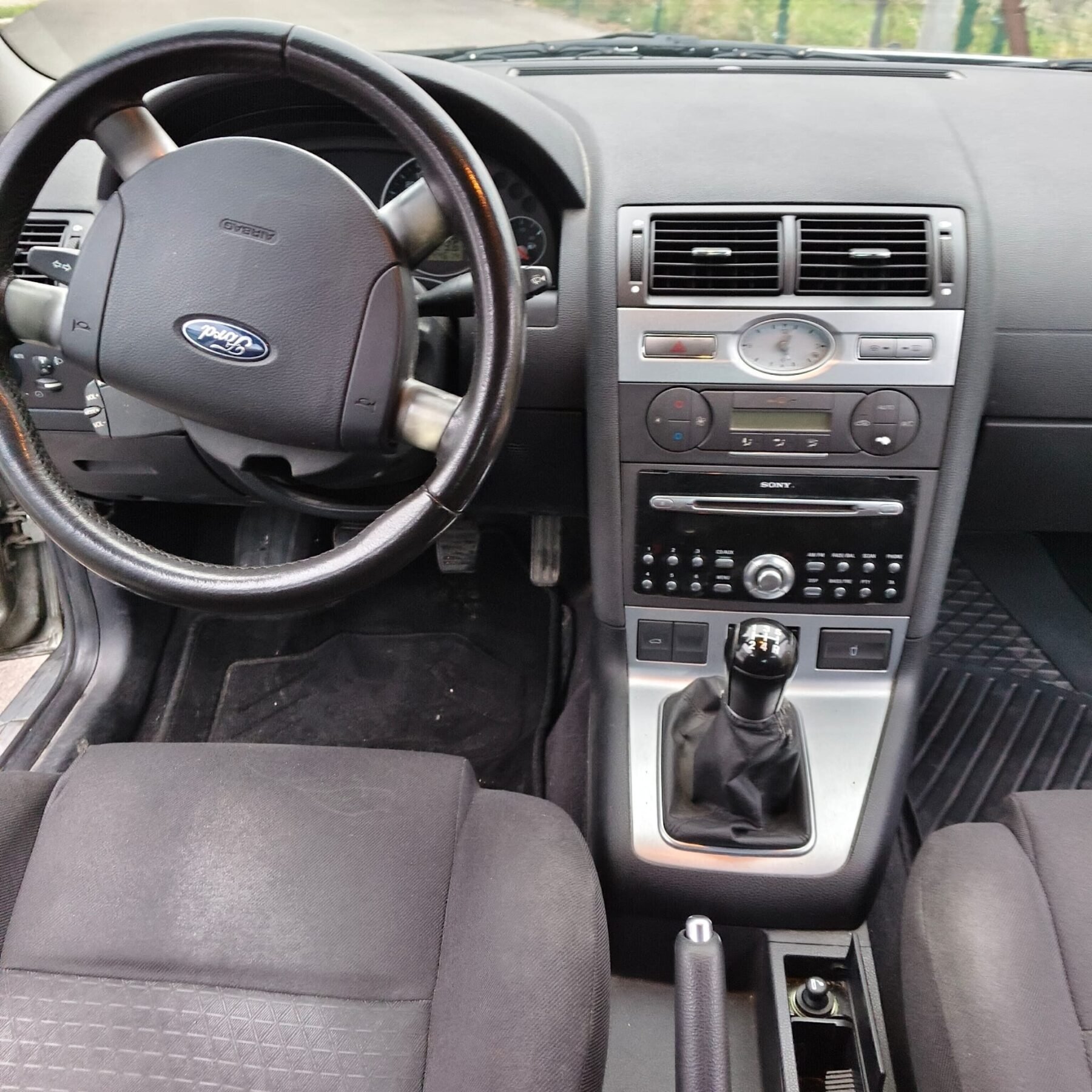 FORD MONDEO 2.0i 16V
