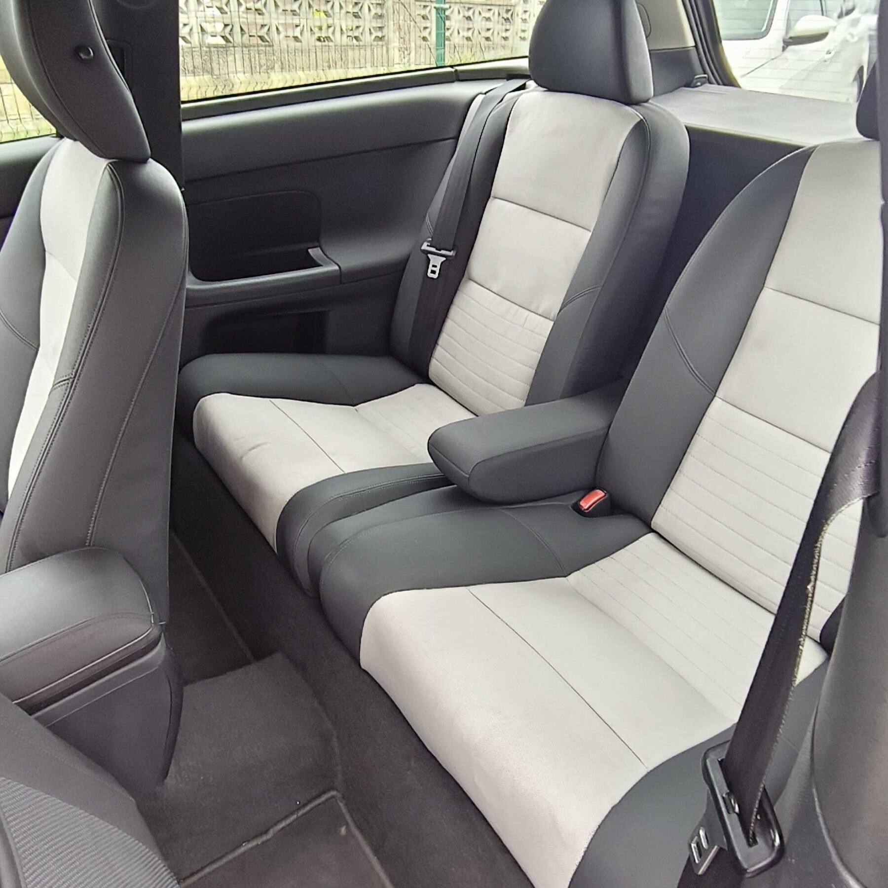 VOLVO C30 1.6 MOMENTUM