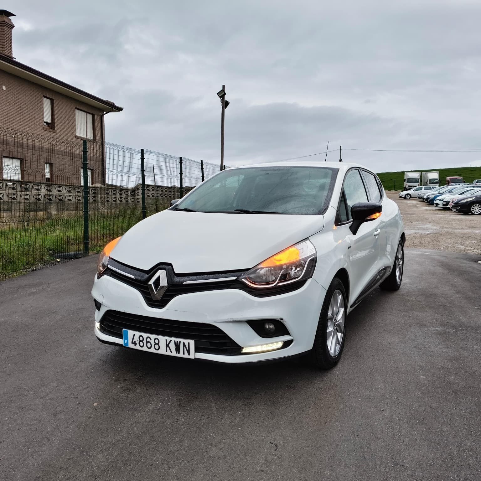 RENAULT CLIO RENAULT Clio Limited TCe GLP 18
