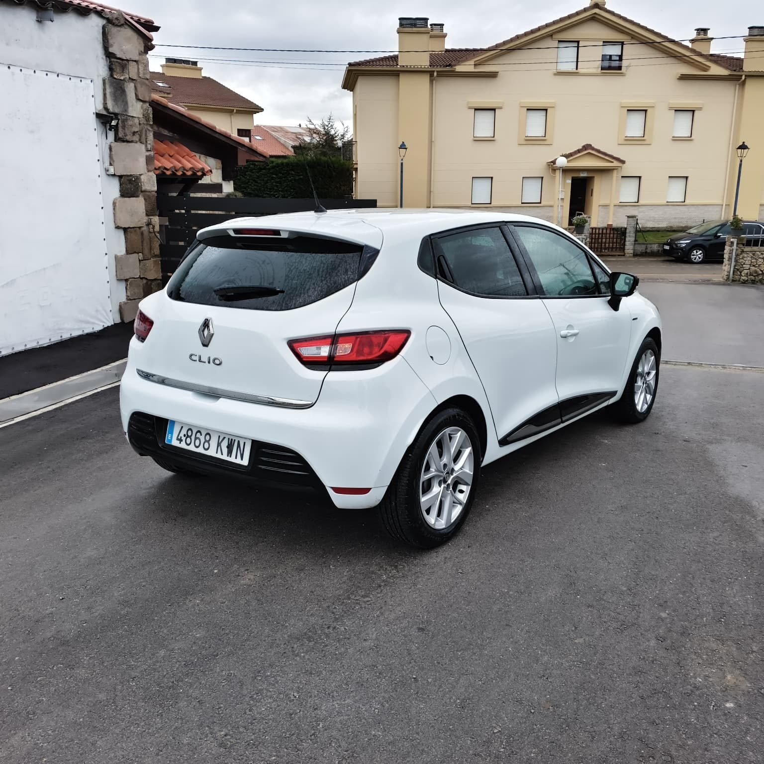 RENAULT CLIO RENAULT Clio Limited TCe GLP 18