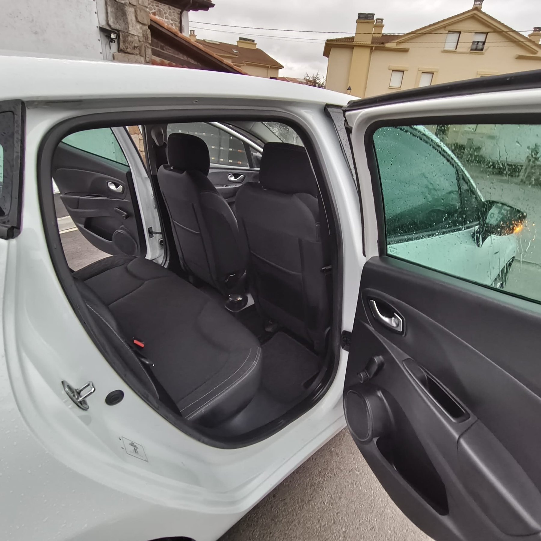 RENAULT CLIO RENAULT Clio Limited TCe GLP 18