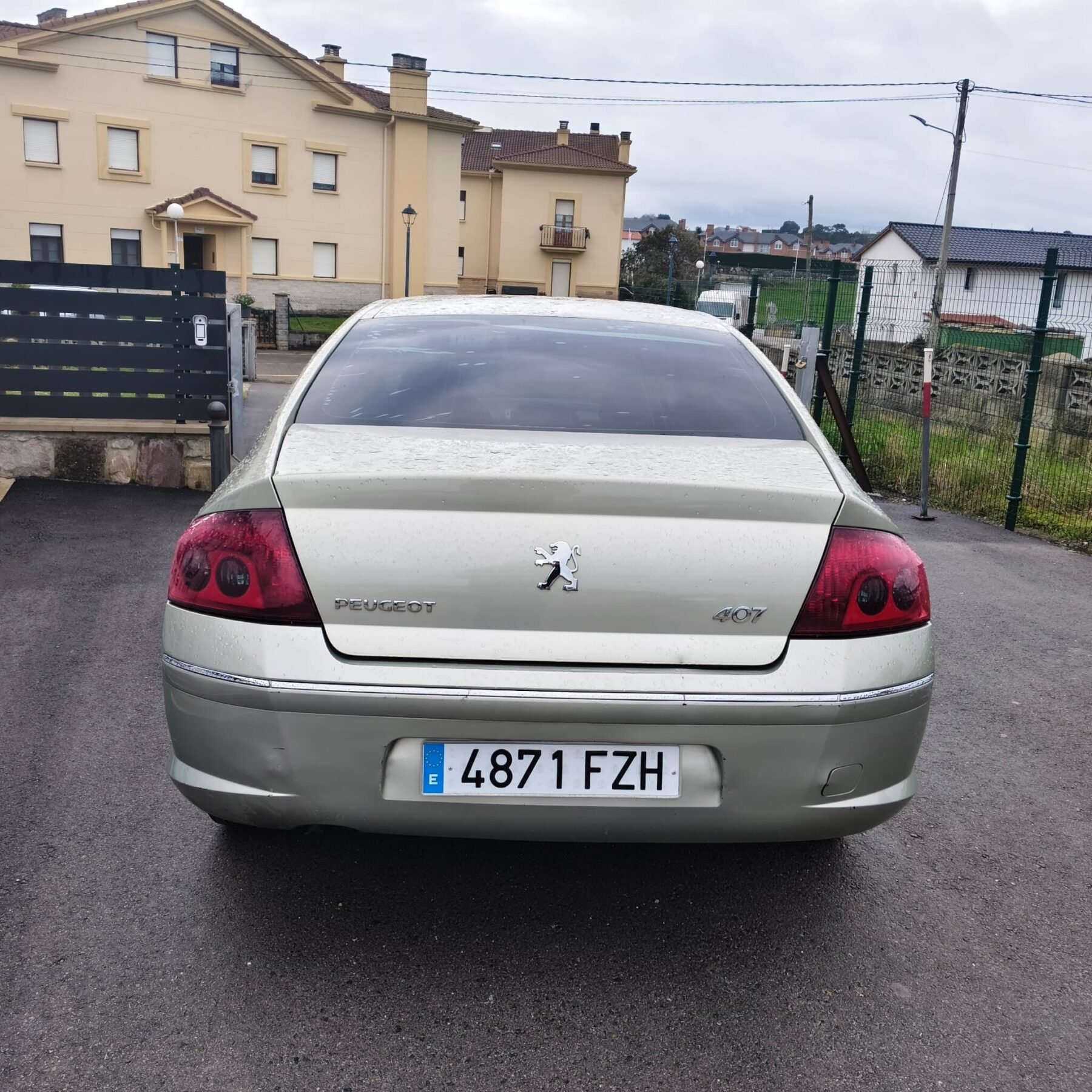 PEUGEOT 407 PEUGEOT 407 Sport HDI 136