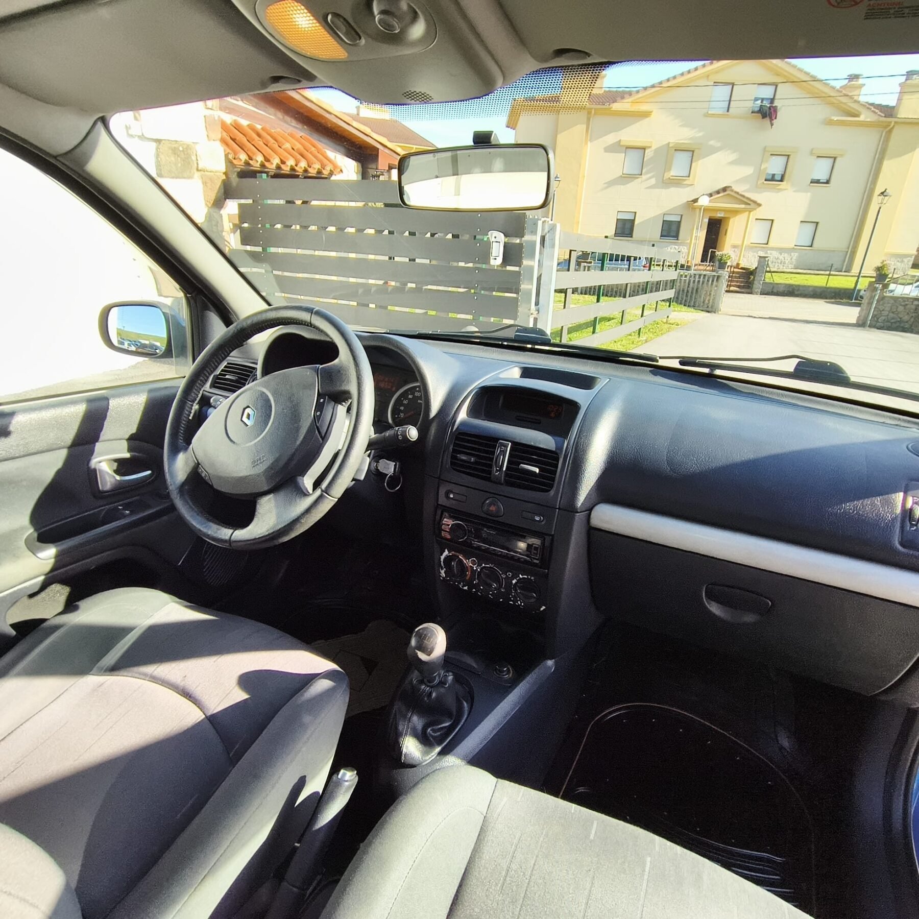 RENAULT CLIO RENAULT Clio Base Authentique 1.5dCi65