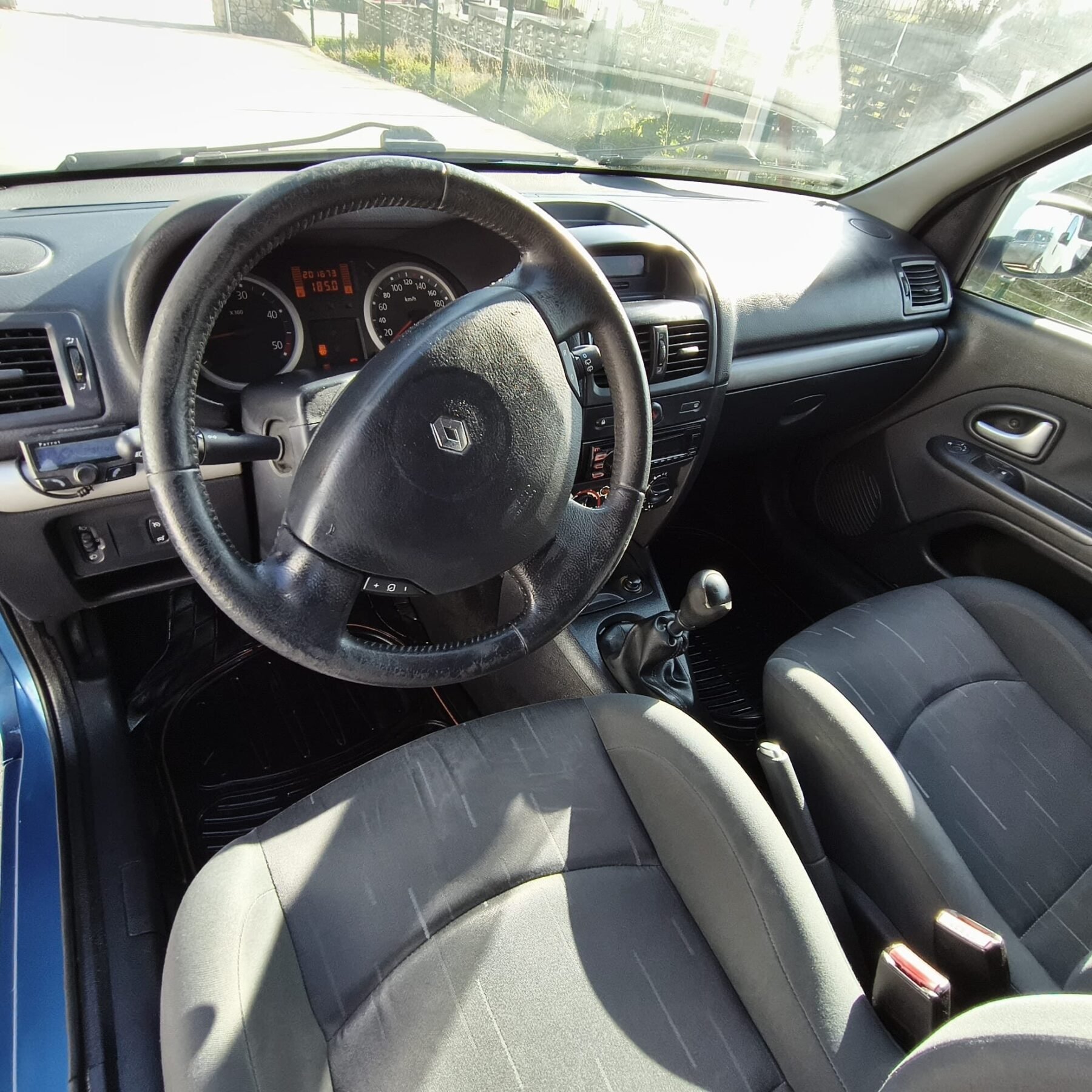 RENAULT CLIO RENAULT Clio Base Authentique 1.5dCi65