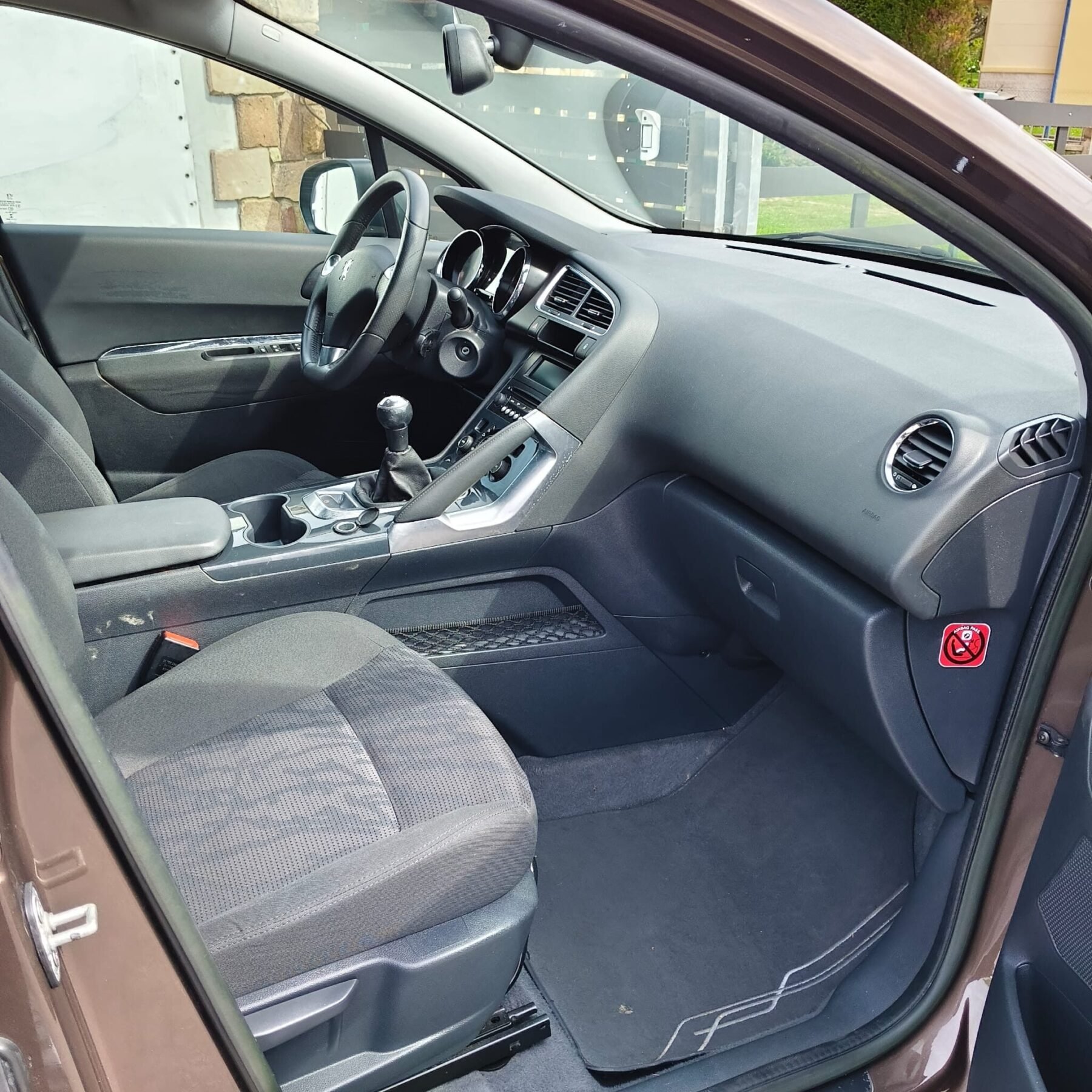 PEUGEOT 3008 1.6 VTI