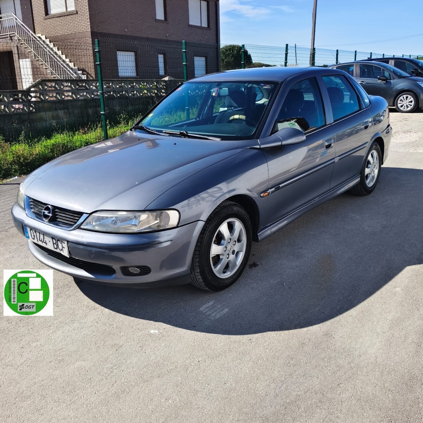 OPEL VECTRA 2.2i