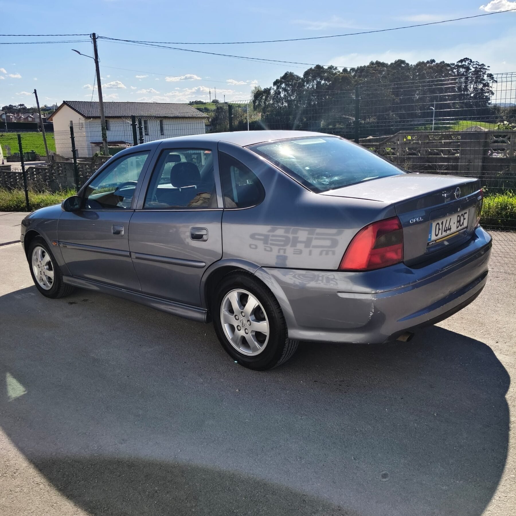 OPEL VECTRA 2.2i