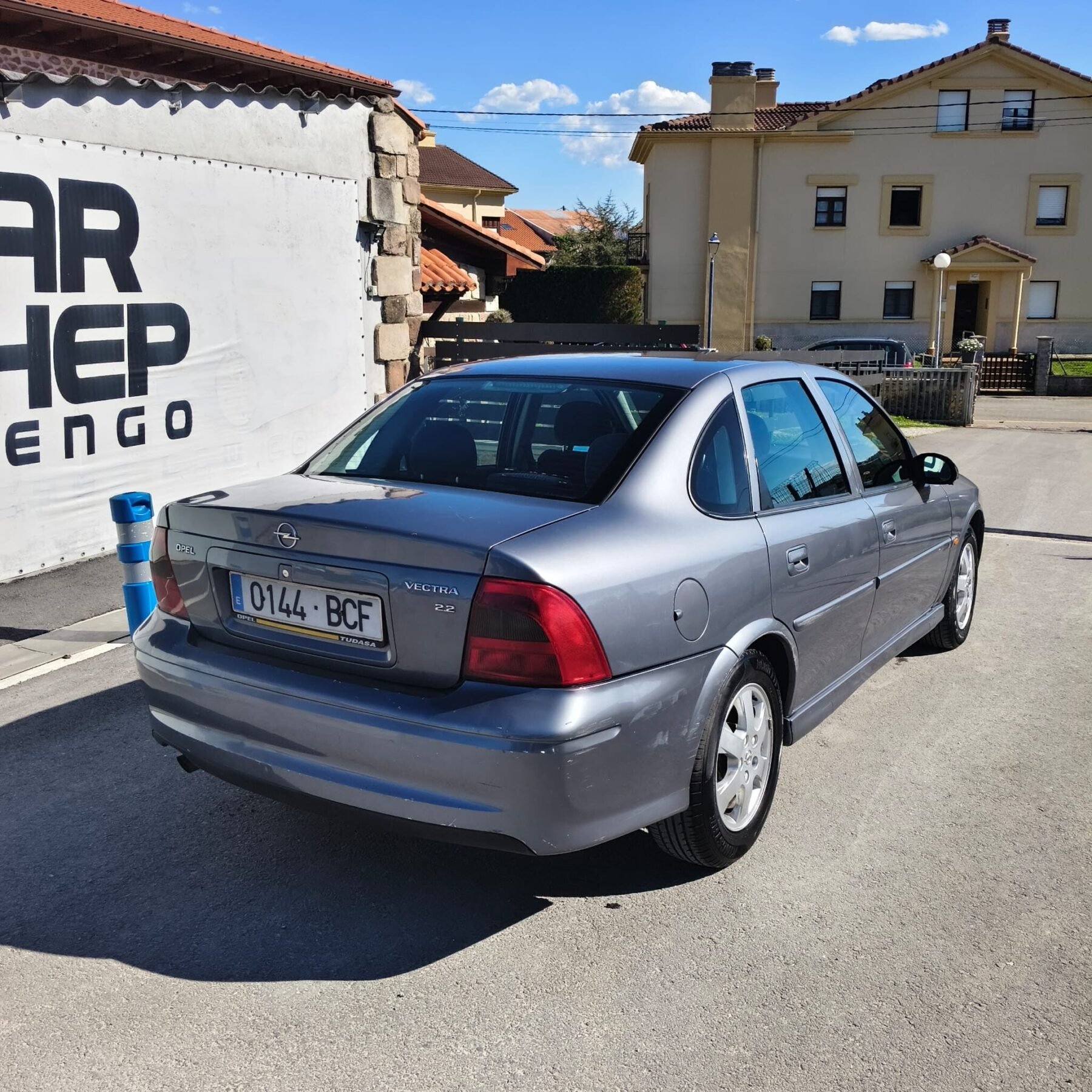 OPEL VECTRA 2.2i