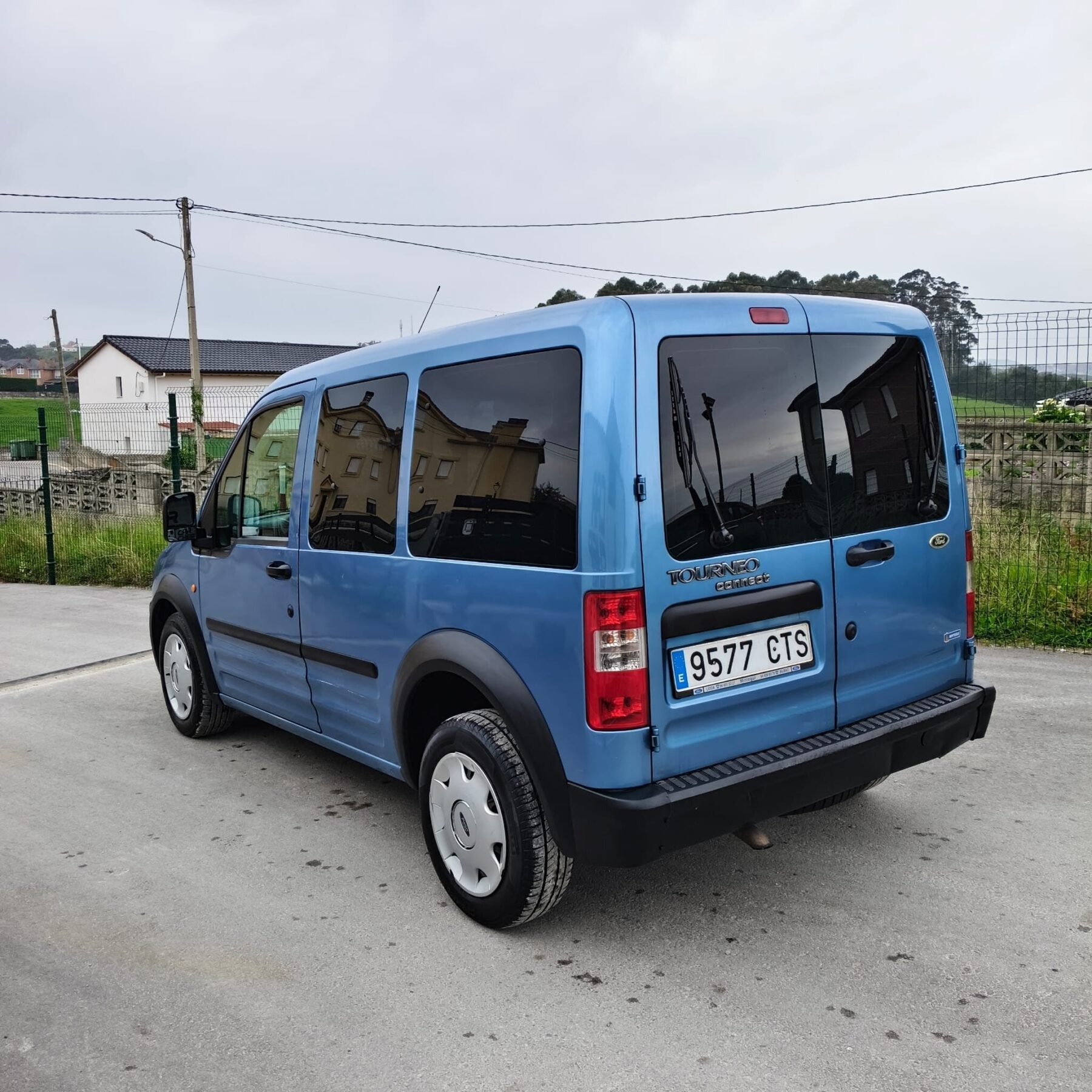 FORD TOURNEO 1.8 TDCi Tourneo 230 L LX