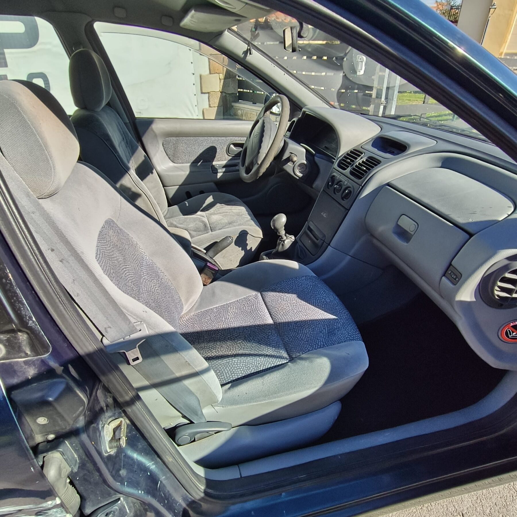 RENAULT LAGUNA 1.9DTI