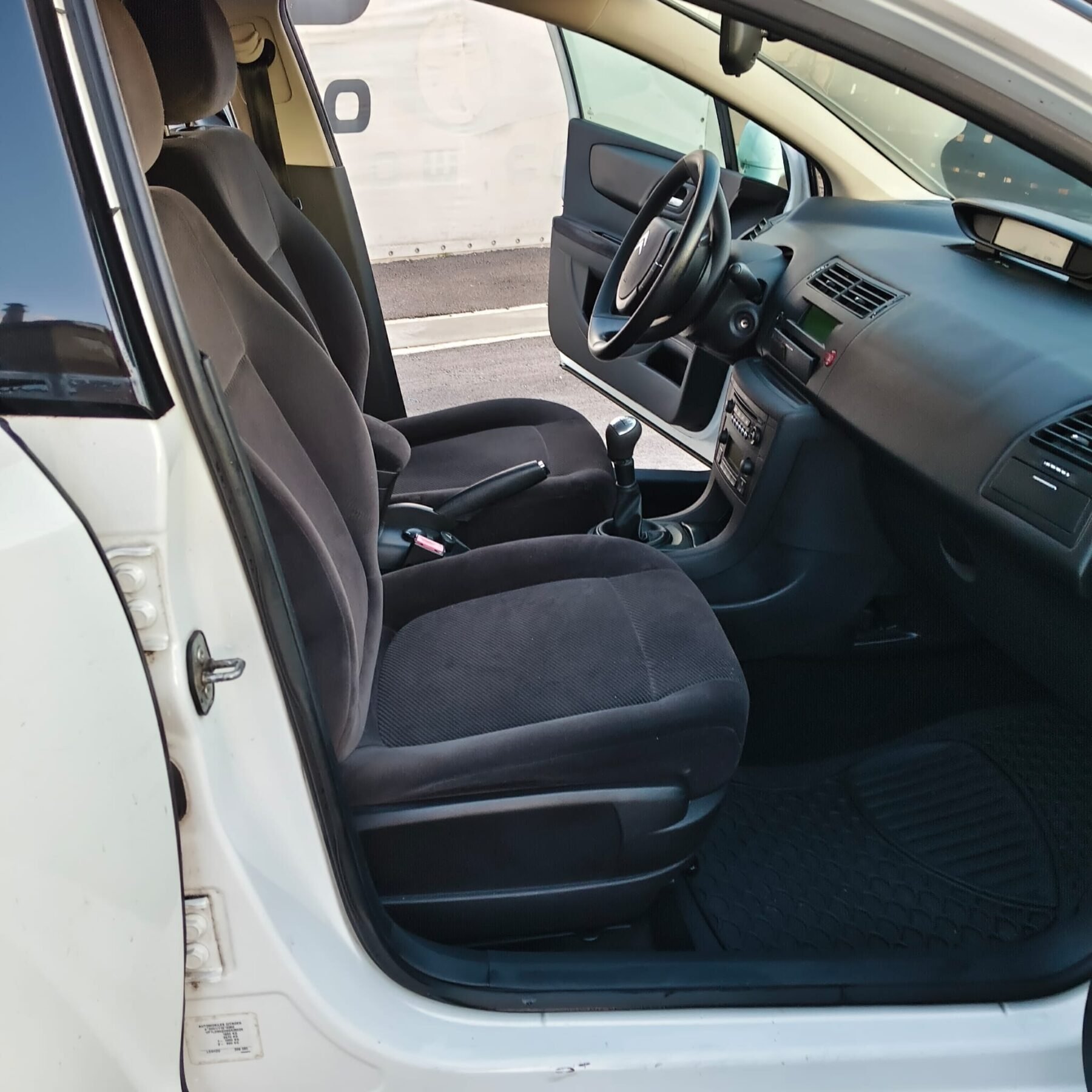 CITROEN C4  Sedán HDi 110cv FP Collection