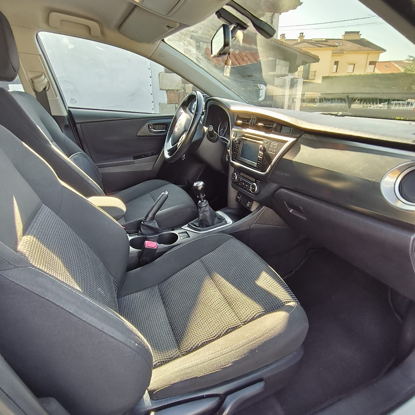 TOYOTA AURIS 2.0 D-4D 120D TOURING SPORT