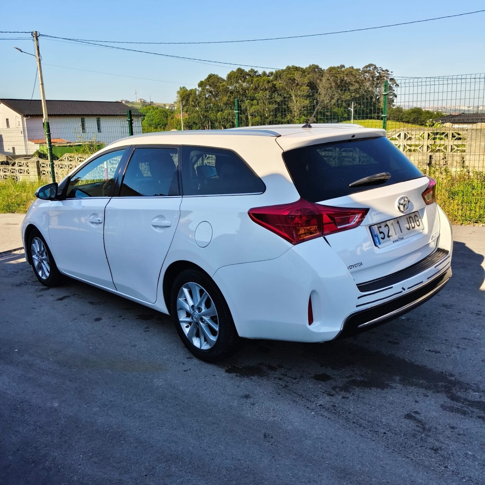 TOYOTA AURIS 2.0 D-4D 120D TOURING SPORT
