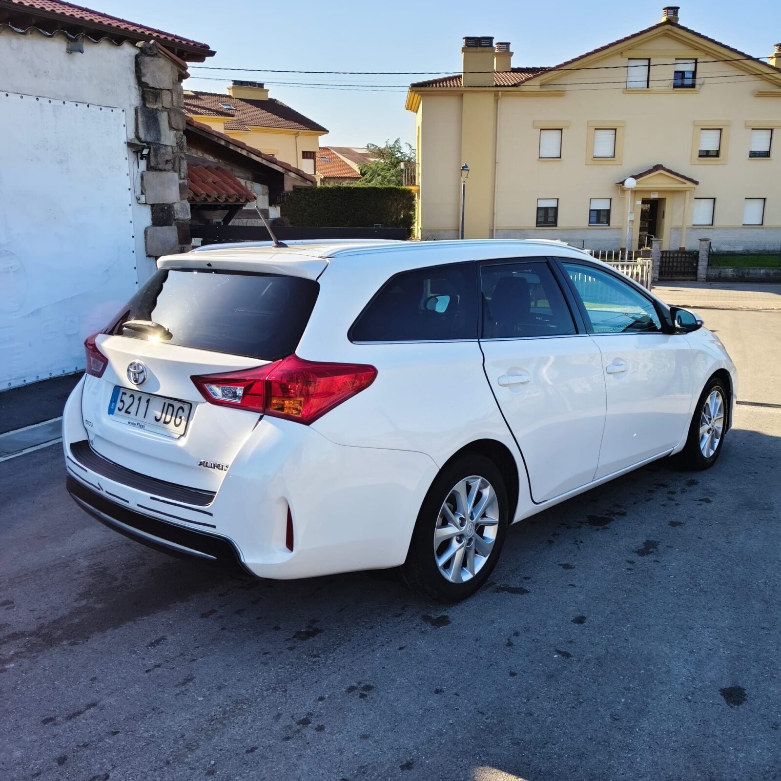 TOYOTA AURIS 2.0 D-4D 120D TOURING SPORT