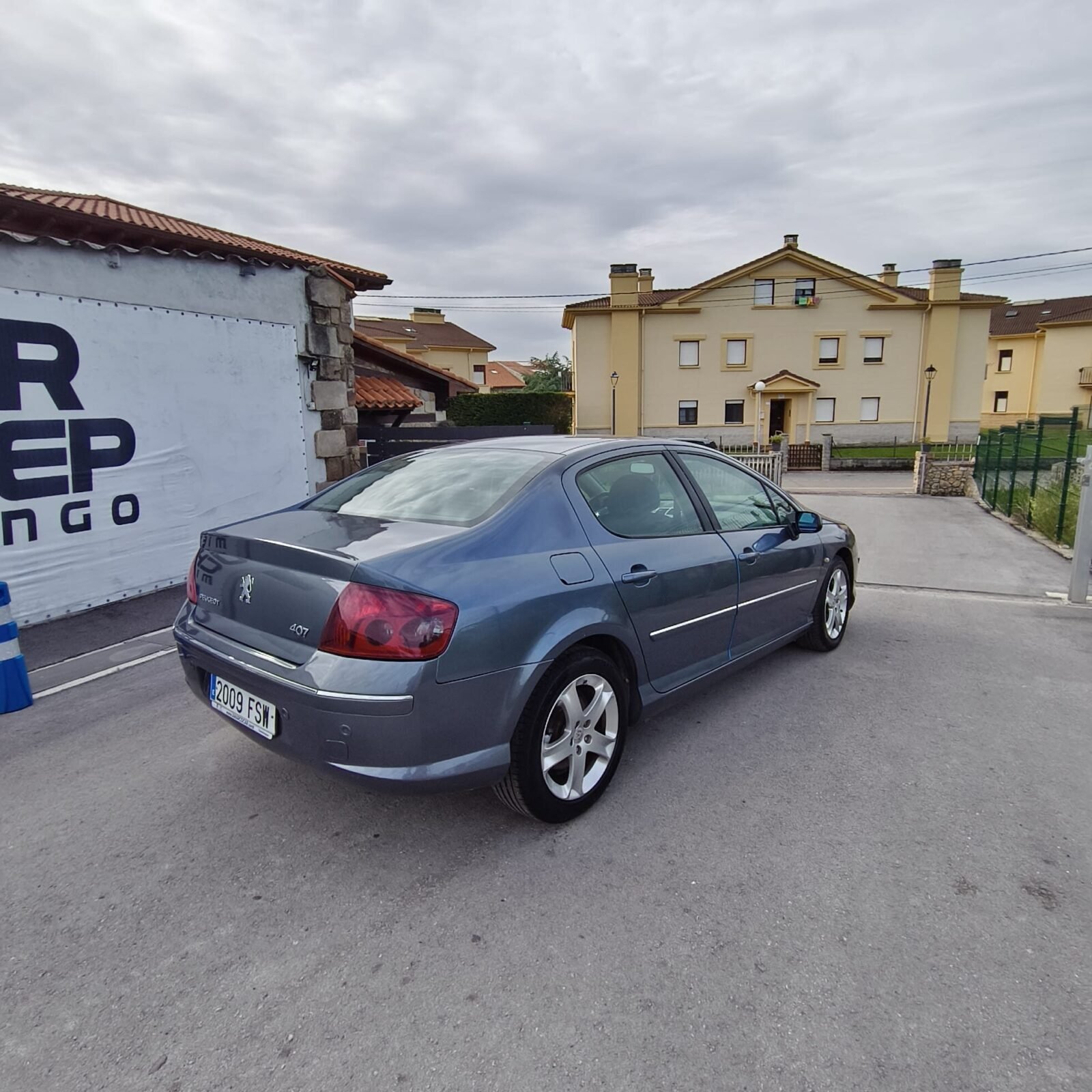 PEUGEOT 407 2.0 HDI SPORT