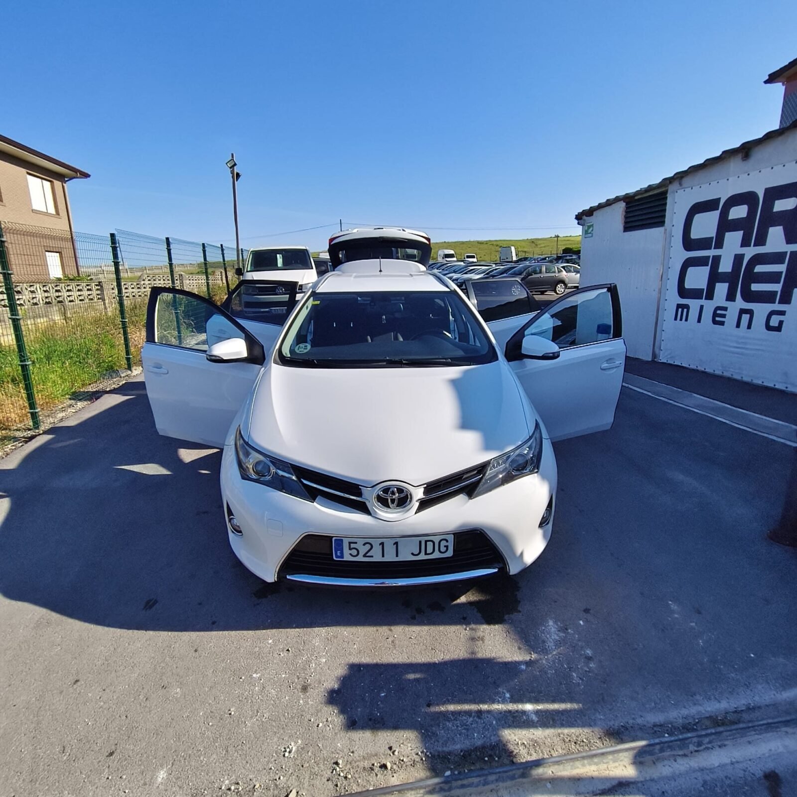 TOYOTA AURIS 2.0 D-4D 120D TOURING SPORT