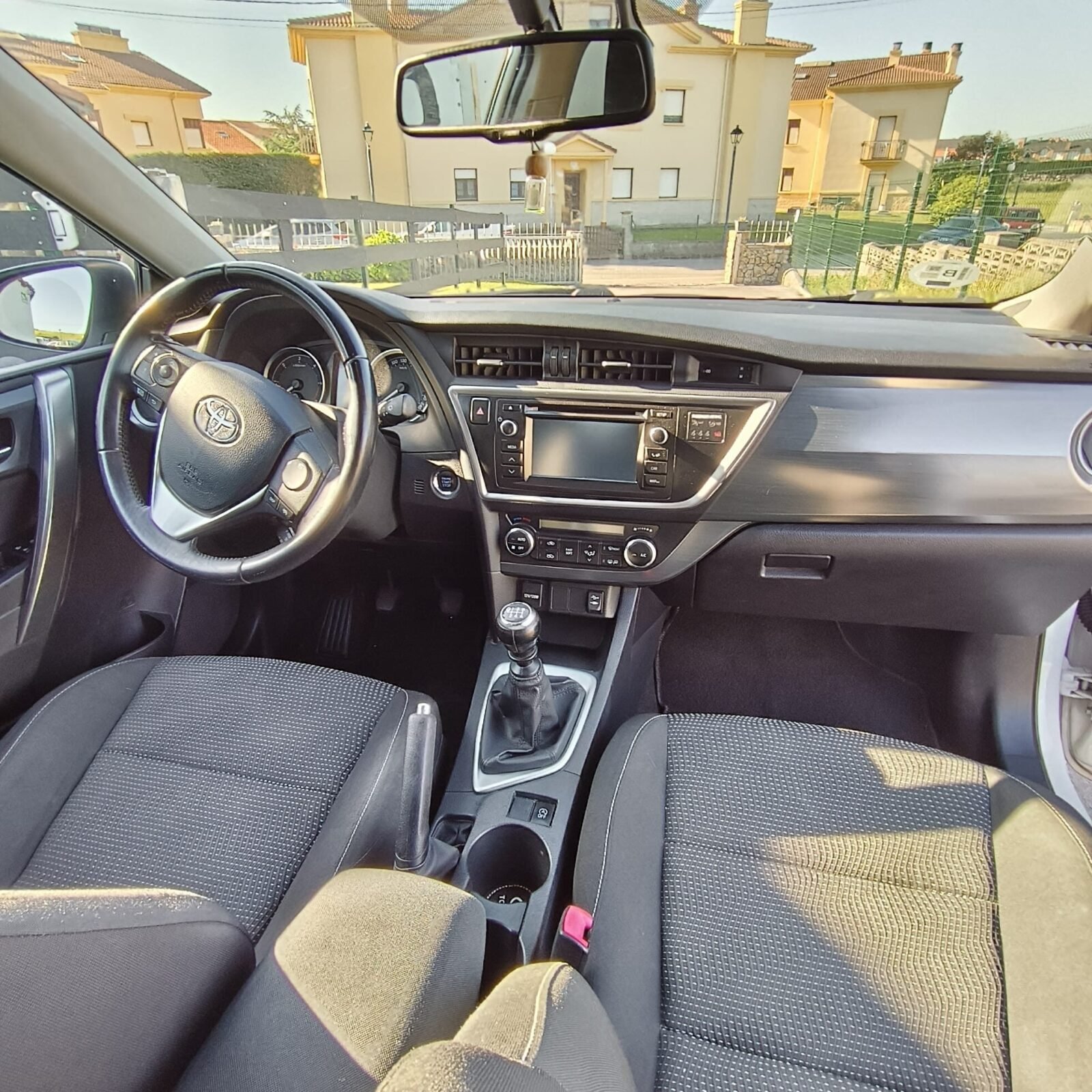TOYOTA AURIS 2.0 D-4D 120D TOURING SPORT
