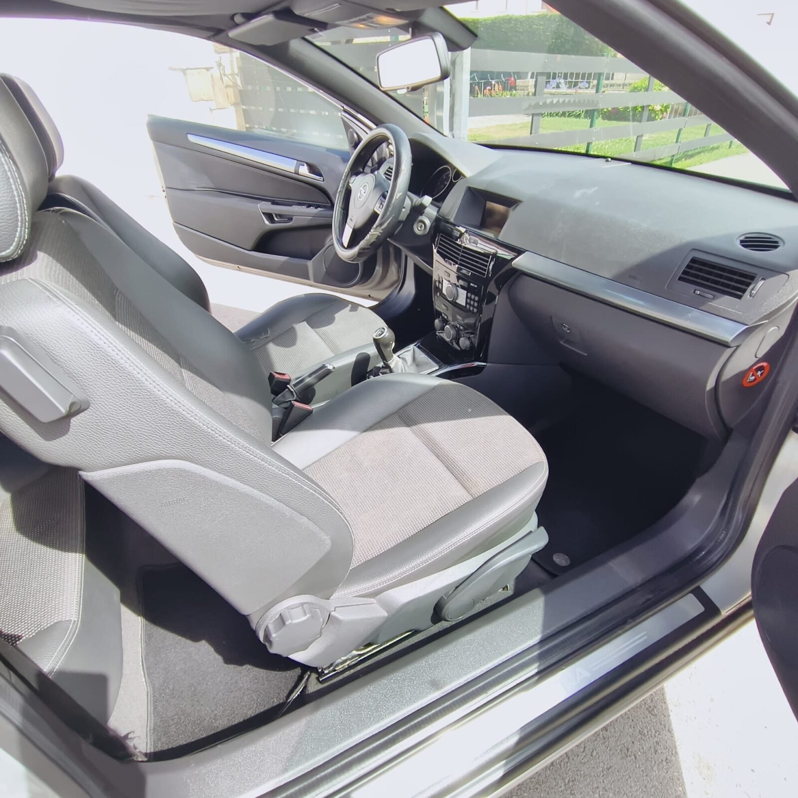 OPEL Astra Twin Top 1.9 CDTi Enjoy
