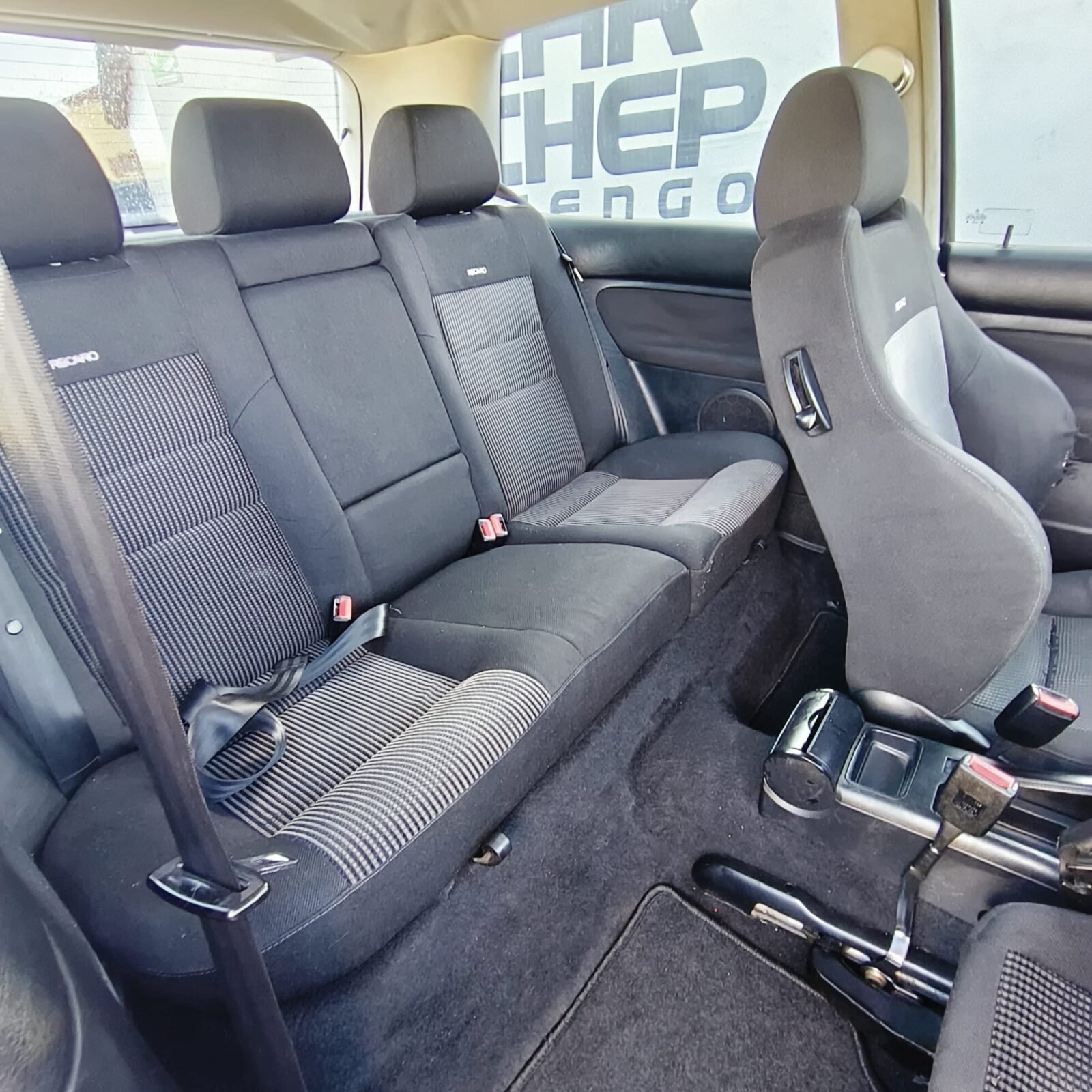 VOLKSWAGEN GOLF 1.8i GTI