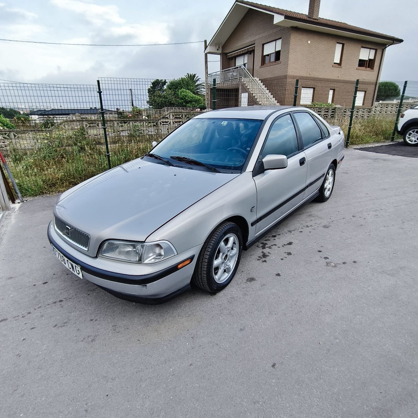 VOLVO S40 2.0 TURBO