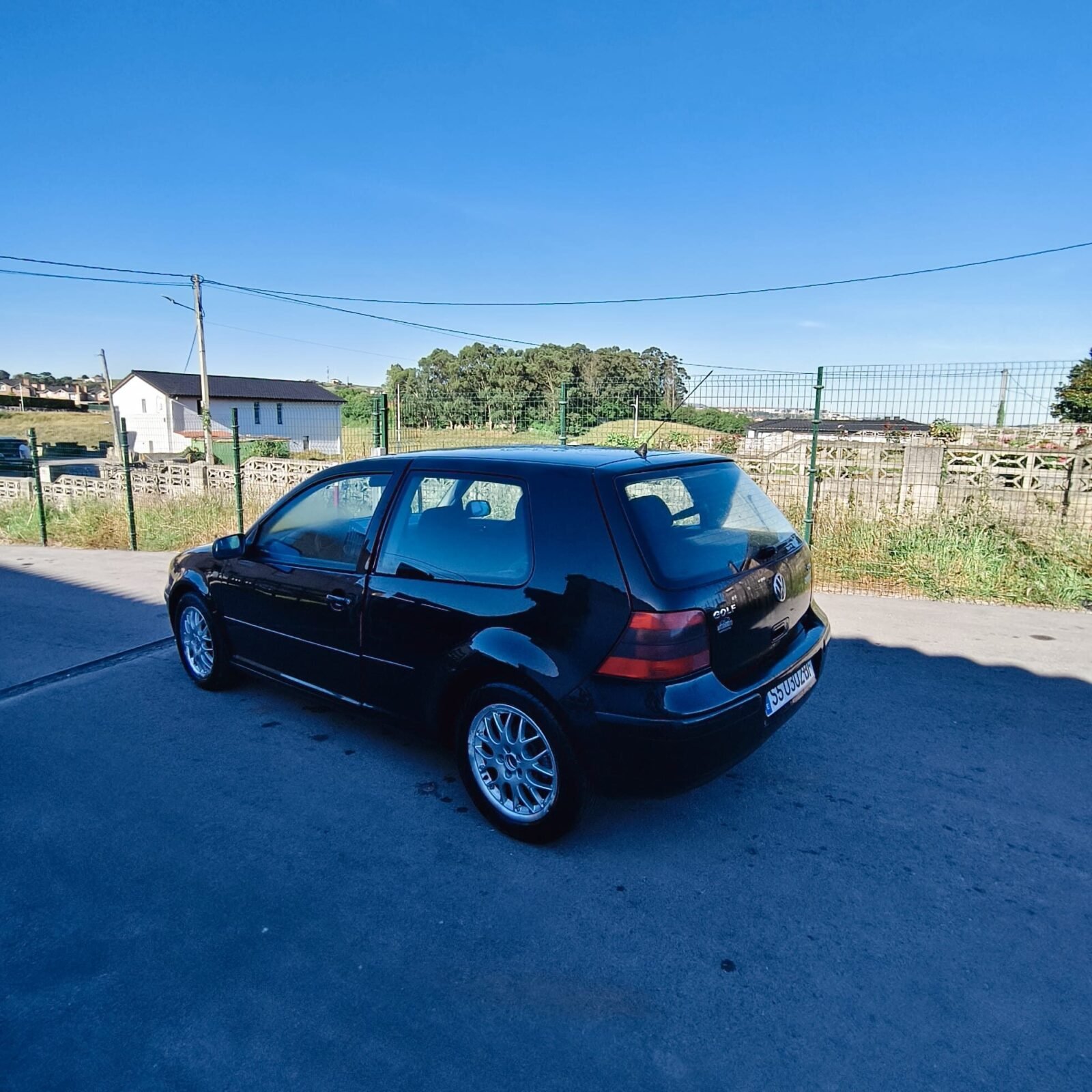 VOLKSWAGEN GOLF 1.8i GTI