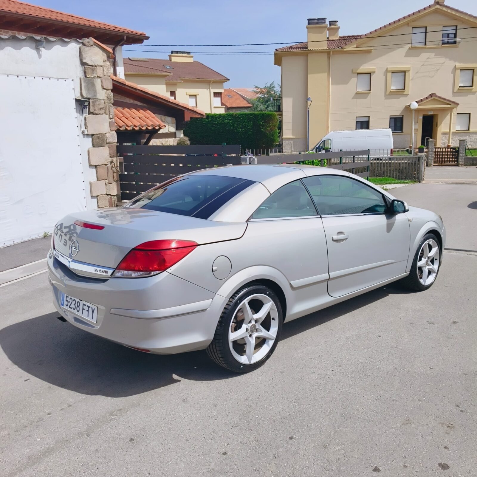 OPEL Astra Twin Top 1.9 CDTi Enjoy