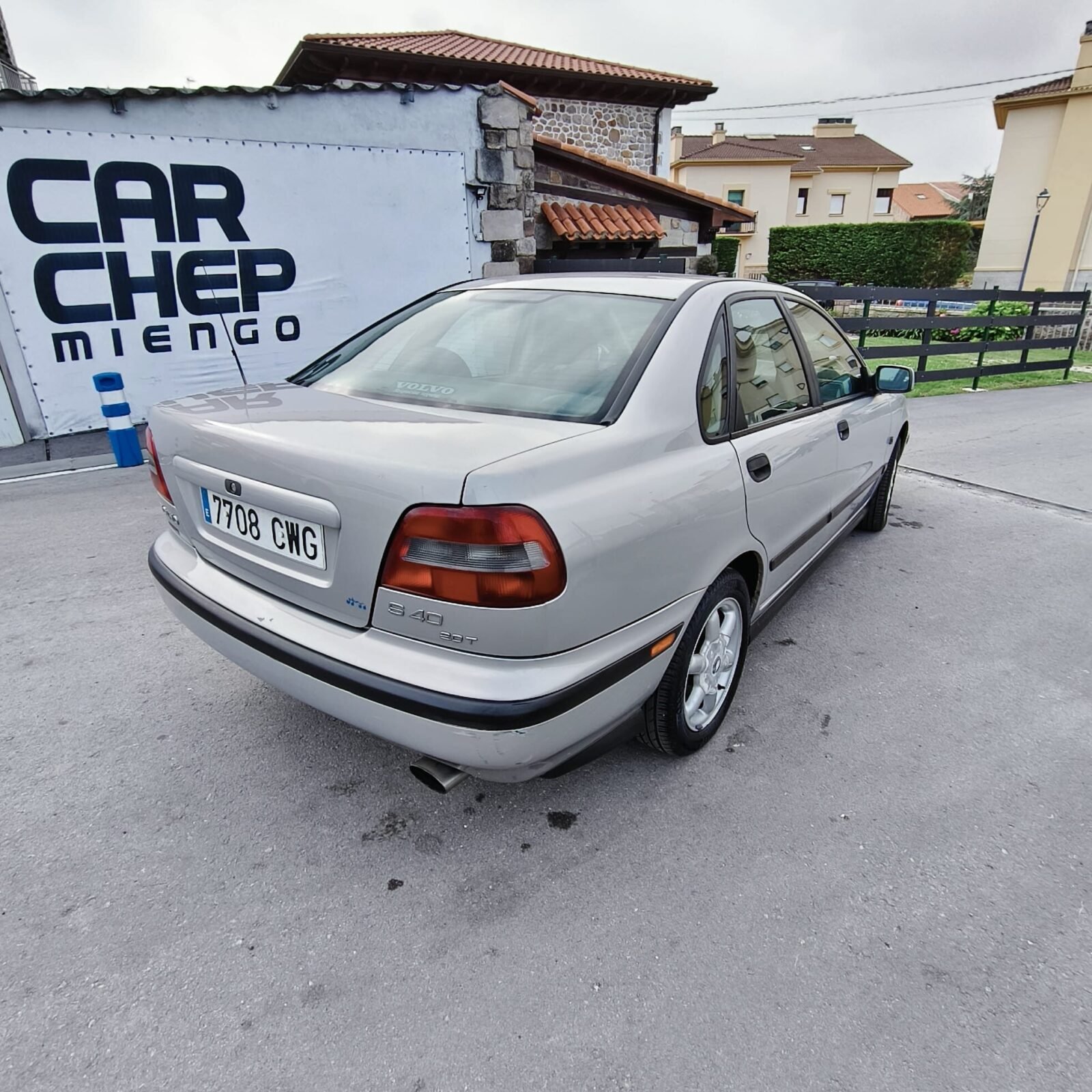 VOLVO S40 2.0 TURBO