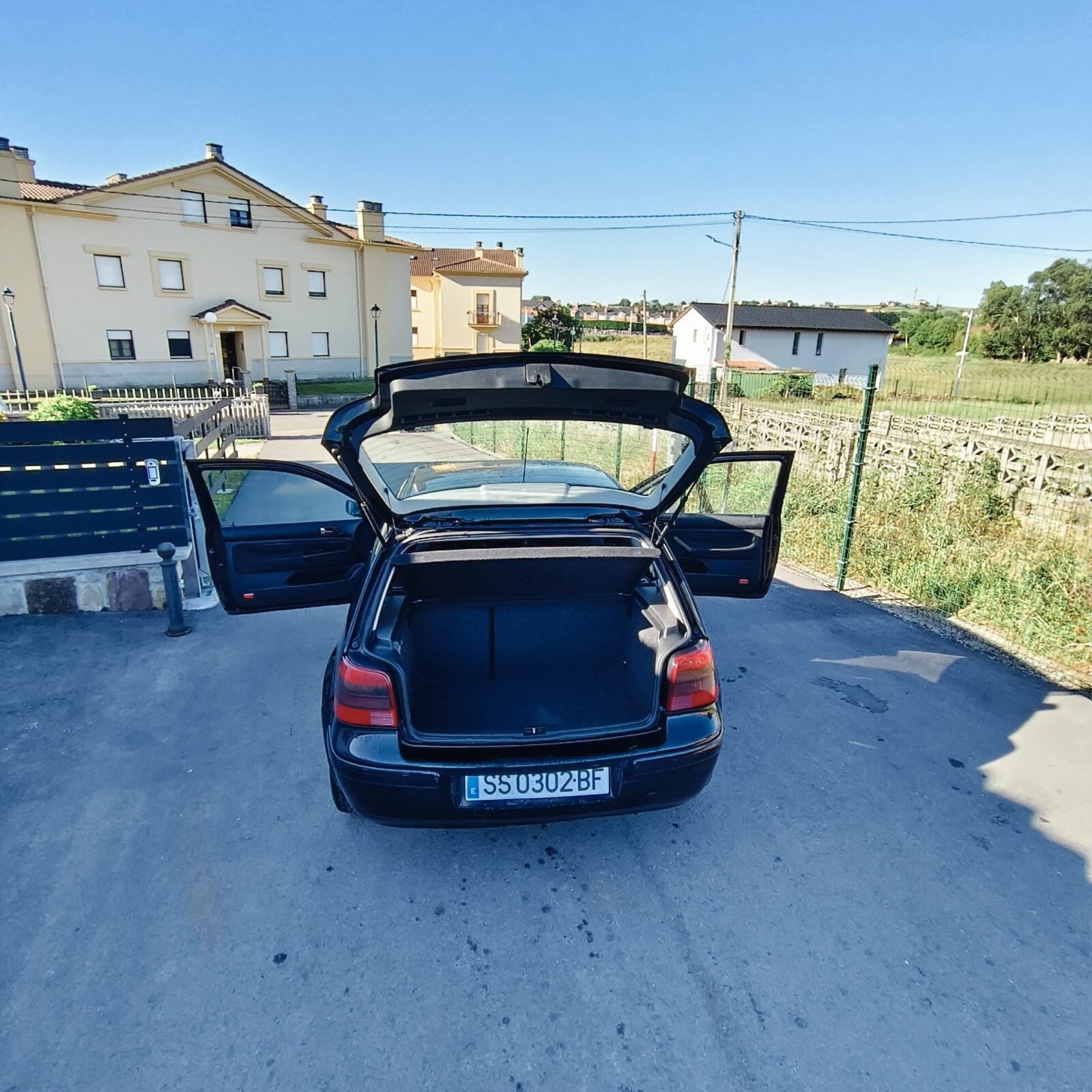 VOLKSWAGEN GOLF 1.8i GTI