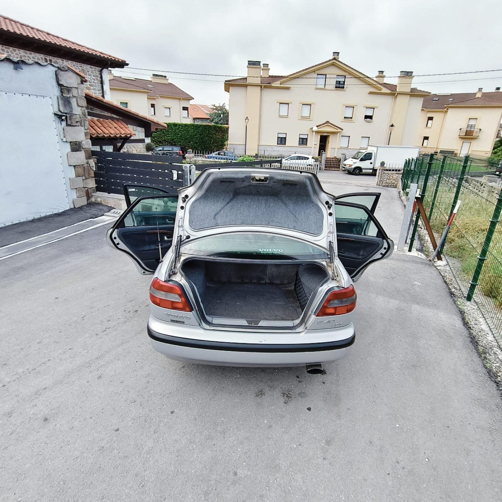 VOLVO S40 2.0 TURBO