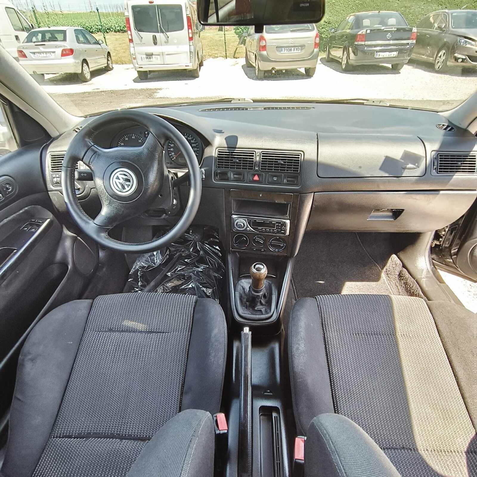 VOLKSWAGEN GOLF 1.8i GTI