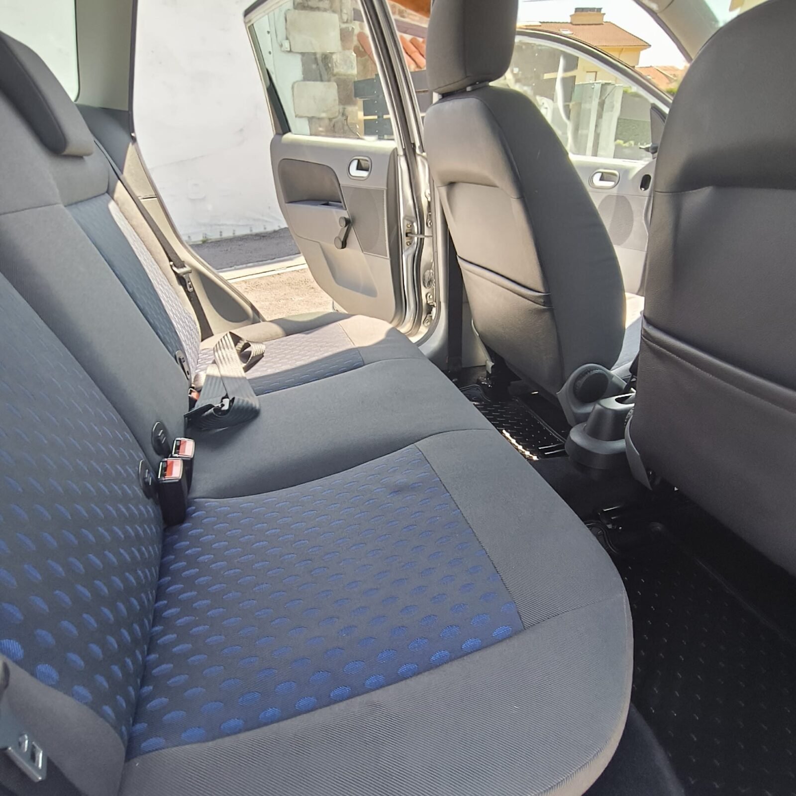 FORD FIESTA 1.4i 16V